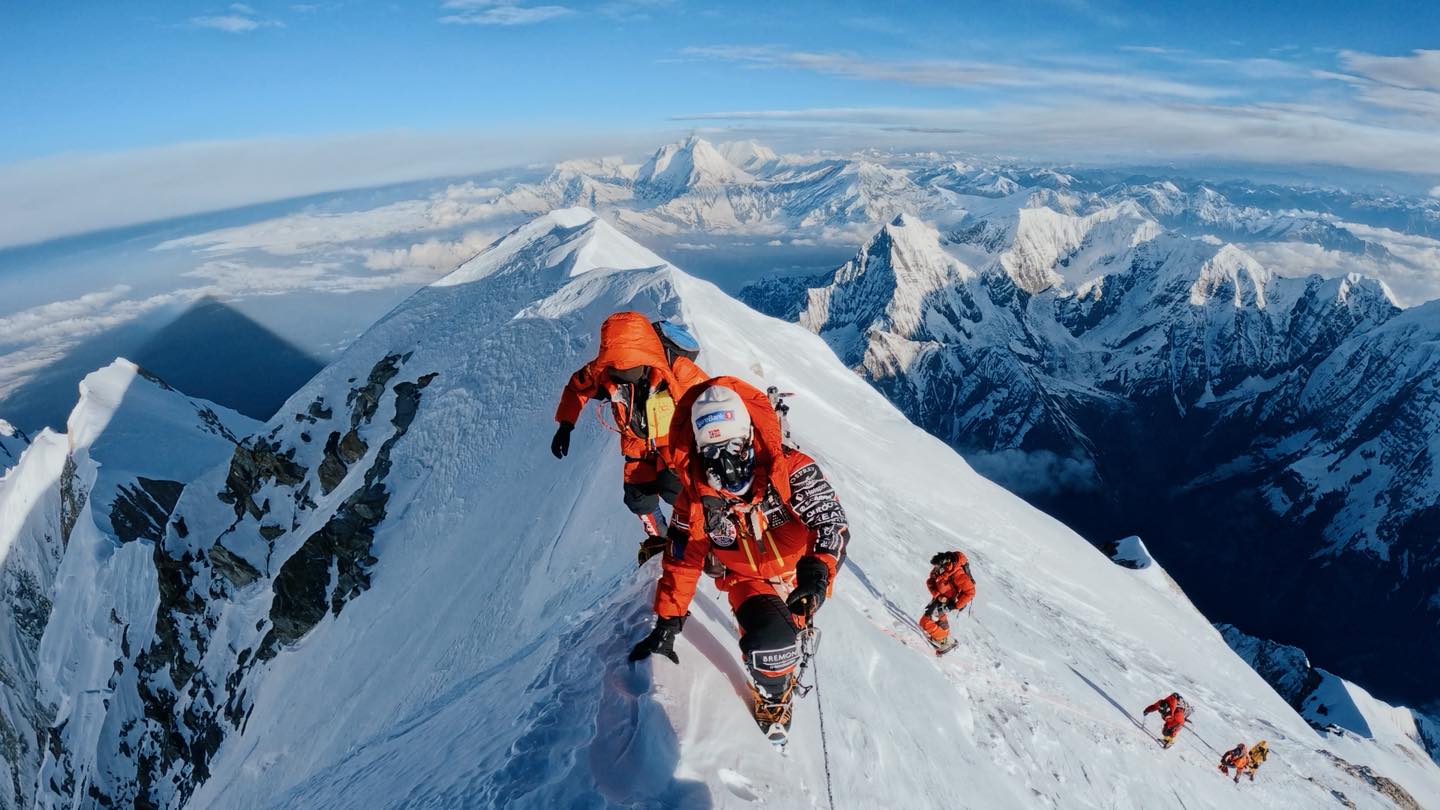 Nådelause fjell og råe fjellfolk! Få med deg filmen om dei to underdogsa Kristin Harila og Tenjen Lama Sherpa.
Halv pris for medlemmar i Jotunheimen fjellsportklubb.
https://vaga.friskus.com/events/16e64a30-fe93-4449-8cdf-6066d3b966c5