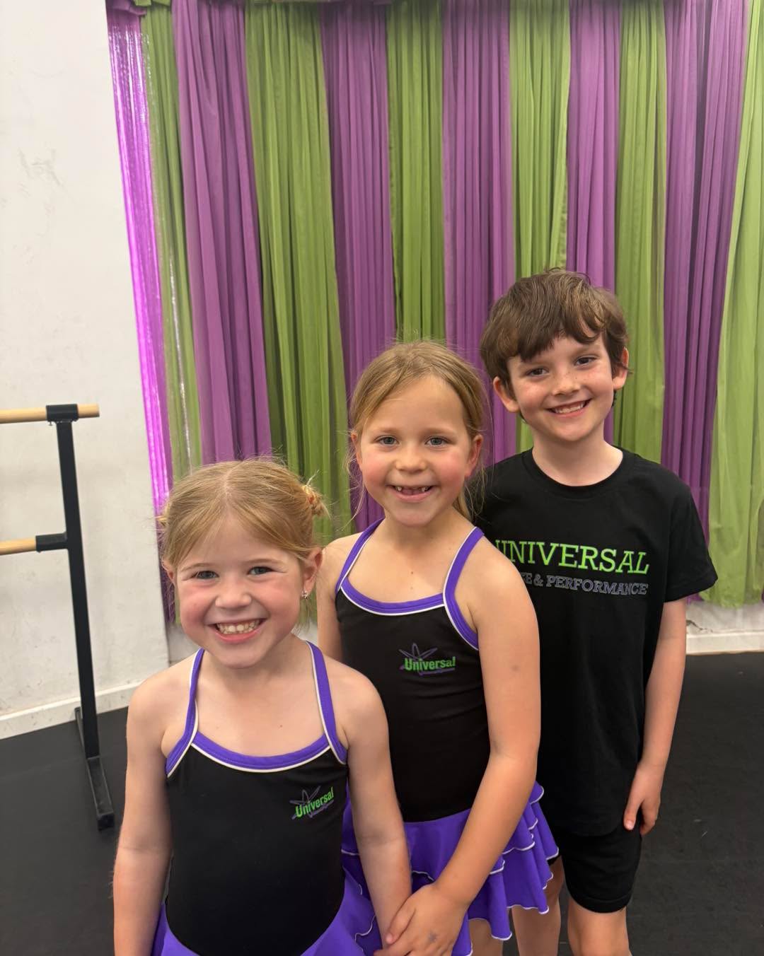 One, two, three, smiling dancers๐
Ready to take on dance class, one leap at a time!!๐๐บ
#dance #smiles #fun
#universaldanceandperformance #udp #como #perth
