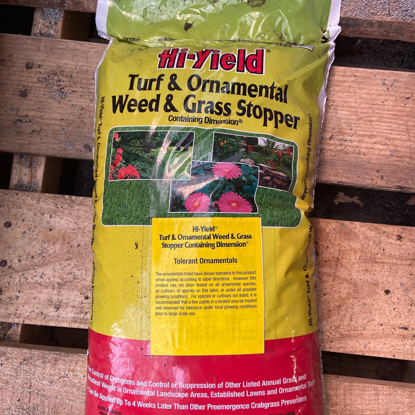 Fall pre-emergent season is here — now's the time to stop winter weeds like henbit and poa annua before they ever show up. Apply Dimension now to prevent weeds later. #akinsnurseryshreveport