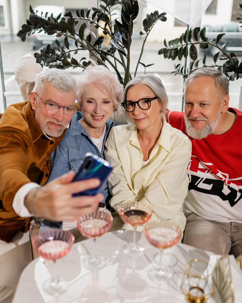 As a neuropsychologist, here are 7 research-backed habits in midlife to help reduce your risk of dementia.
• Staying socially connected
• Learning or playing music
• Enjoying creative pursuits
• Moving regularly
• Reading and sustained learning
• Using/learning another language
• Exploring new places
The things that support brain health are often the things that also make life richer—connection, curiosity, movement, purpose and novelty.
This World Alzheimer’s Day, ask yourself ‘What small, meaningful ways can I keep my brain—and my life—engaged?’
#brainhealth #positivebrain #dementia