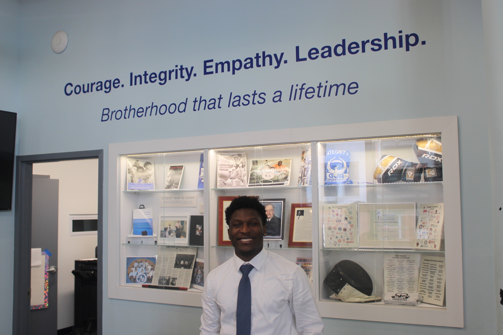 Midweek Memories! Although the school year has just started, we have already had a plethora of alumni come back through our doors. Since the beginning of this week, David Meza '22, and Adrian Harris '12 have both returned to revisit the place they called home, say hi to some familiar faces, and share a few words of wisdom with the current students. Stay tuned for more alumni pieces this year and thanks for stopping by guys!
#needblindadmission #financialaidforall #haveagjaday #NYCSchools #nyclife #nycprivateschools #middleschool #nycc #eastvillage