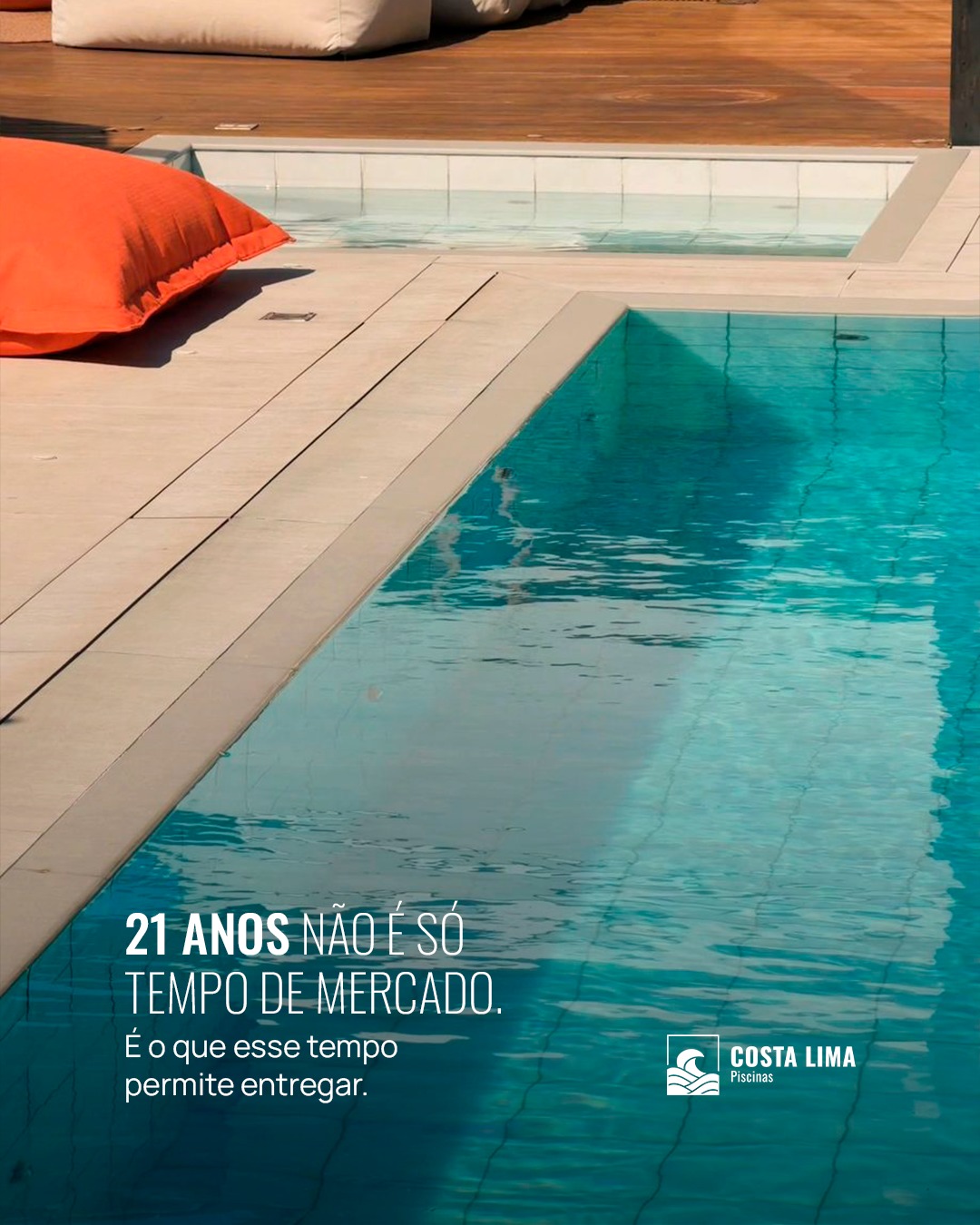 21 anos não é só tempo de mercado. É o que esse tempo permite entregar.
Mais de dois mil projetos executados em contextos diferentes — residencial, comercial, industrial — construíram um repertório técnico que não cabe em folder. Equipe própria formada dentro do grupo garante o padrão consistente em cada entrega. E CREA na parede há duas décadas significa obras que continuam funcionando hoje, sem chamado de assistência técnica.
É esse histórico que sustenta a assinatura Costa Lima em cada projeto novo que começa.
São 21 anos de história. Mais de 2 mil projetos entregues. E o mesmo compromisso desde o primeiro dia.
#CostaLimaGrupo #20Anos #EngenhariaCivil #ResponsabilidadeTecnica #Piscinas #VoltaRedonda