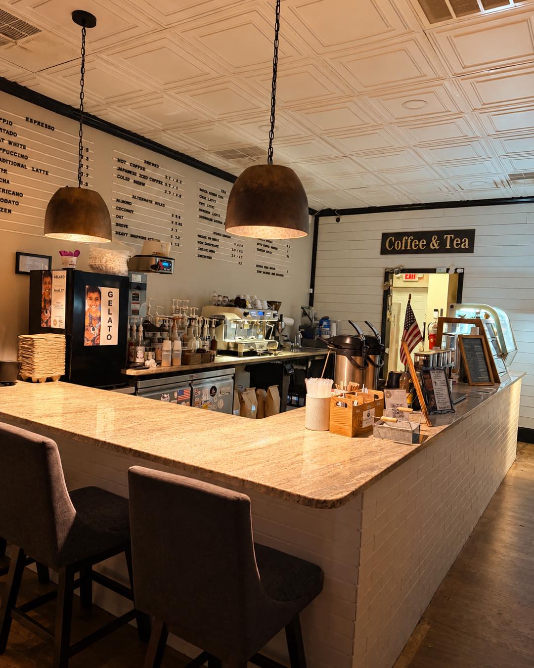 Tomorrow morning is bringing our first crisp, chilly morning! 🍂
Make sure you stop by and grab yourself a nice, warm, toasty drink to help keep you cozy! 🤎☕️
We open bright and early at 7AM!
We’ll see you in the morning! 🥰