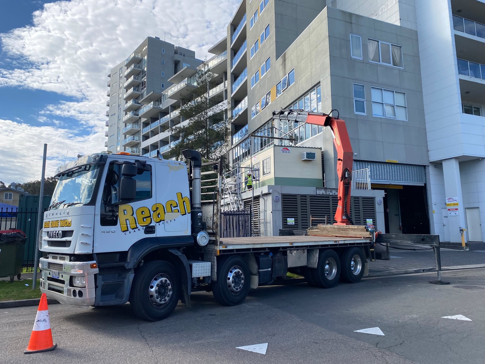 Truck 06 doing what it does best 💪🏗️ Another precision lift and placement completed safely and efficiently at Chatswood!
With 21 crane truck combinations, 12 flat tops and a tilt tray, Reach Crane Trucks is your one-stop transport and lifting solution.
Need a quote?
🌐 reachcranetrucks.com.au
📞 02 9673 3200
📧 operations@reachcranetrucks.com.au
#ReachCraneTrucks #Truck06 #CraneTruck #TransportSolutions #CraneHire #OneStopShop