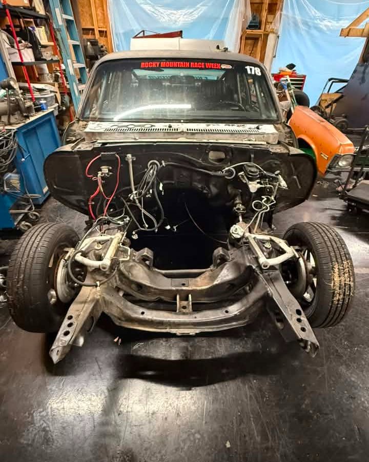 How far are you from buttoning up everything for Brian Tooley Racing Race Week presented by Norex Engineering
The late night shop thrash is in full effect! Are you making test passes or is the front clip still off? Drop a photo of your build's current state below!
#rockymountainraceweek #rmrw #shopprep #briantooleyracing #norexengineering