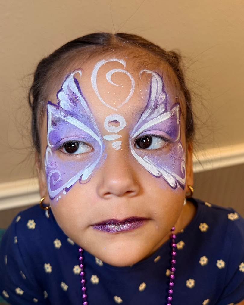 Purple butterfly!
Parent tip: Record a slow-motion video of your butterfly “taking flight” by spinning, running or fluttering their arms!
#houstonfacepainter #facepaintingfun #katiediddesignz #brazoriacountyfacepainter