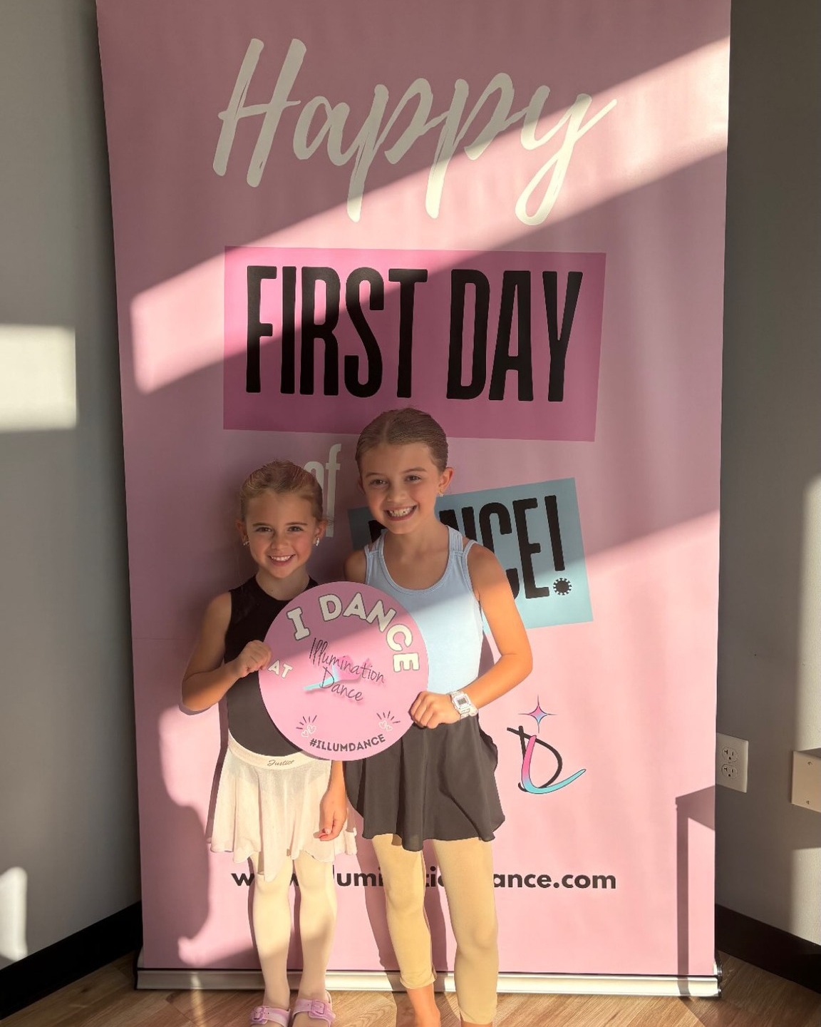 We’re off to a GREAT start! 💃
The studio is filled with smiles, laughter, music, and so much dancing! 💕