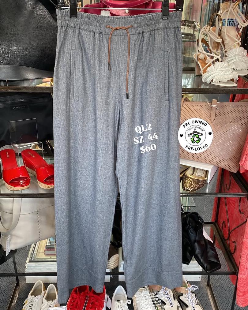 Fall fashions! Questions? Dm or ☎️ (781)449-2500. Our beautifully curated items are offered for resale. All items are pre-owned,authenticated and photographed by Closet Exchange.
All trademarks, logos, and brand names are the property of their respective owners. Use of these names, trademarks, and brands does not imply endorsement.
#consignment #boston #shoplocal #sustainablefashion #luxuryresale