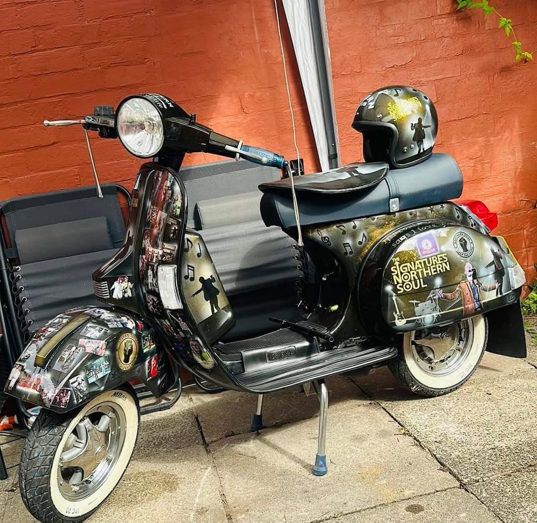 Wishing a huge happy birthday to one of our superfans, Mandy Woodward!🥳 Mandy's followed us up and down the country more times than we can count, and is the owner of the world's only bespoke Signatures Vespa, 'Monica'.🛵 Have a wonderful day Mandy! We all can't wait to celebrate with you this weekend. 🎉🎤