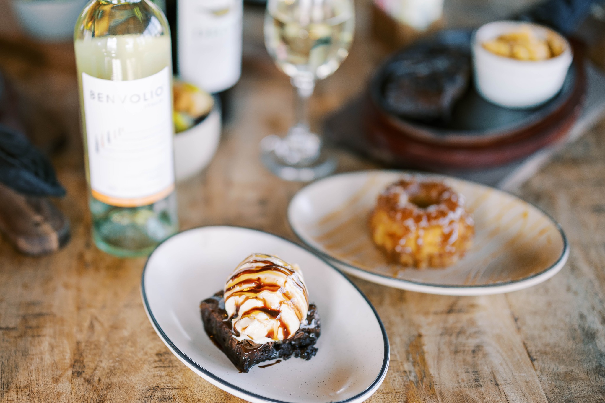 Nobody orders dessert. Then somebody orders dessert 🍪. Then everybody orders dessert.
Toffee Tumble or Chocolate Brownie?
🚫🌾Gluten free? Not a problem, we have a Brownie for you too!
Come see us.