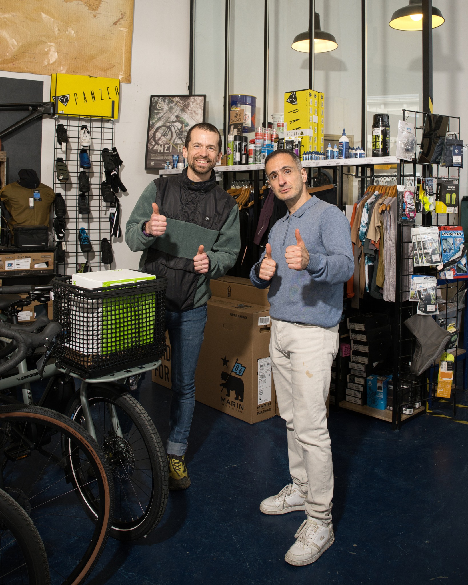 À La Cyclerie Café, le vélo, c’est avant tout une histoire de rencontres et de passion partagée 🚲
Ici, on prend le temps de vous accueillir, d’échanger et de vous conseiller pour trouver la solution qui correspond vraiment à vos besoins. Et toujours avec le sourire ! 👍
📌60 Bis Bd Pont Achard, 86000 Poitiers
📞 05 49 88 13 25
#LaCyclerieCafe #Poitiers #VeloPoitiers #PassionVelo #Cyclisme