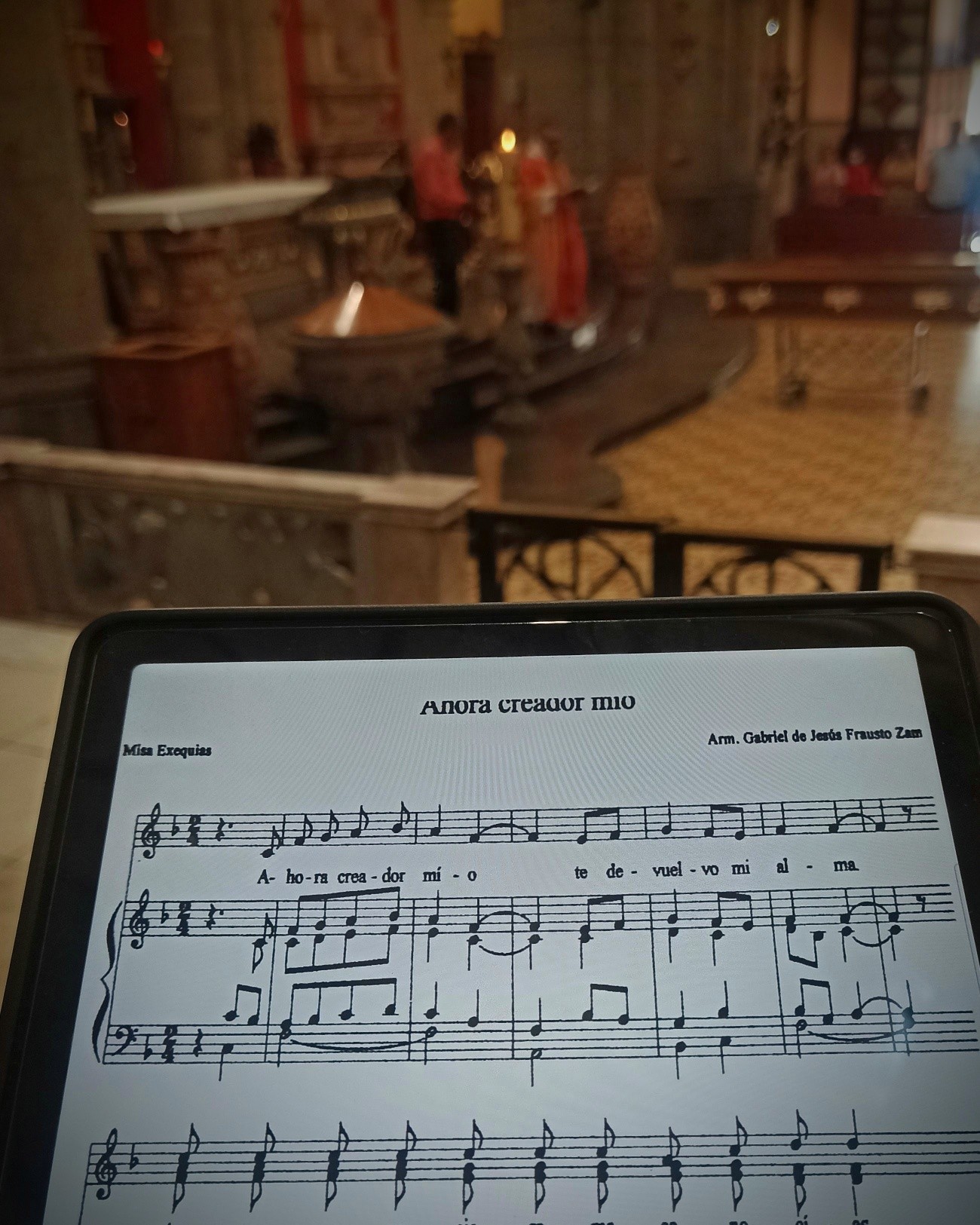 Una despedida llena de honor, paz y fe en la resurrección.
En la Parroquia de Santa Teresita del Niño Jesús, acompañamos con profundo respeto y devoción una Misa de Cuerpo Presente. Nuestro ensamble de 4 músicos brindó una sonoridad sobria y serena para enmendar la memoria de un ser querido y elevar la oración de su familia.
En Ezequiel Música Sagrada ponemos nuestro compromiso y sensibilidad al servicio del consuelo y la dignidad en los momentos de mayor trascendencia.
Desliza para ver los detalles de este recinto ➡️
#MisaDeCuerpoPresente #EzequielMusicaSagrada #ParroquiaSantaTeresita #SantaTeresitaGdl #MusicaSacra #MusicaLiturgica #ConsueloYPaz #Guadalajara