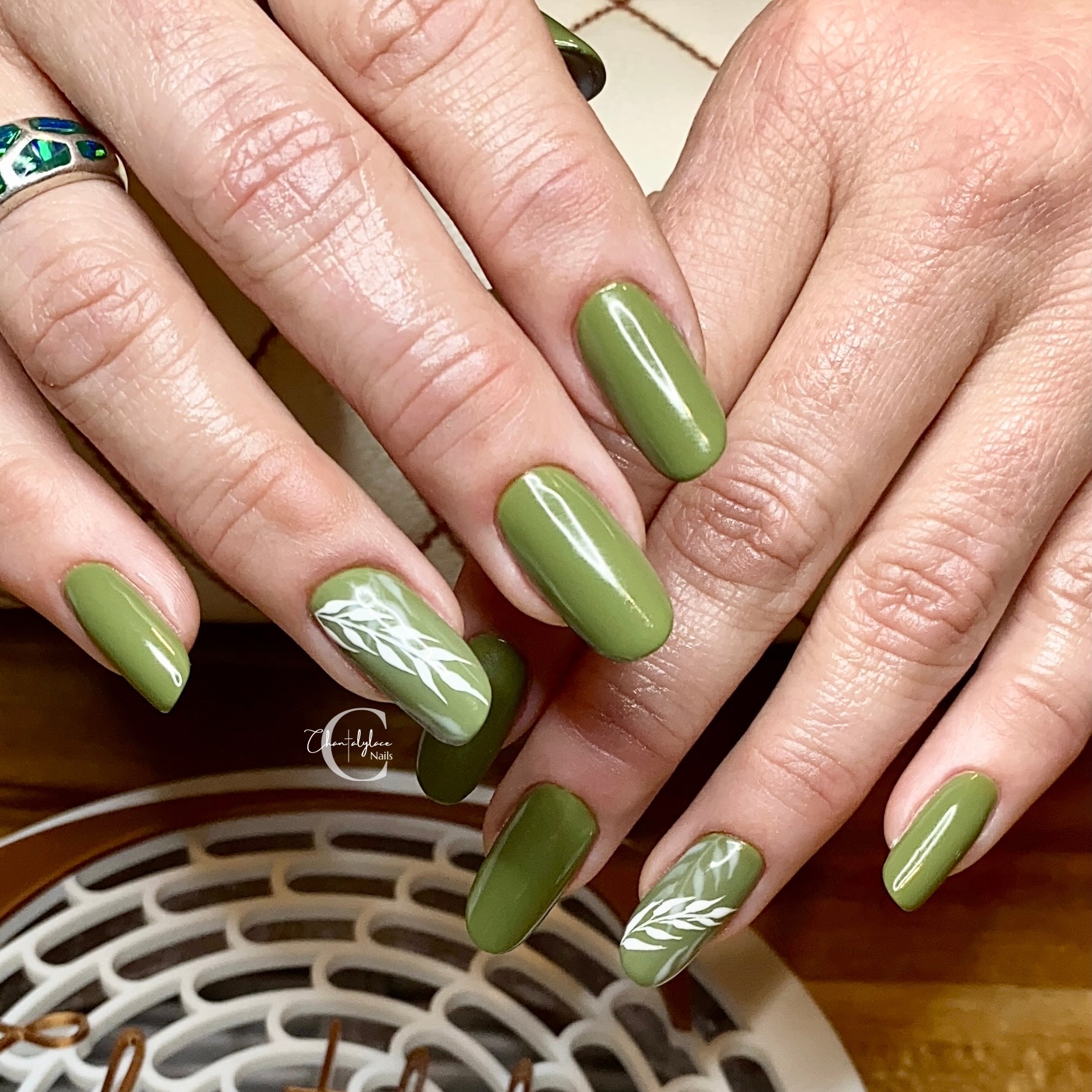Pretty, but make it interesting. 🤍
Because being predictable was never the assignment. 💅🏼✨
📍 Edmonton nail artist specializing in luxury gel nails, sculpted gel nails, custom nail art, detailed nail designs, French manicures, and beautiful, long-lasting nail enhancements. Professional, quality-focused products and personalized nail services created with attention to detail, structure, and lasting wear.
#EdmontonNails #EdmontonNailArtist #LuxuryNails #NailArt #GelNails