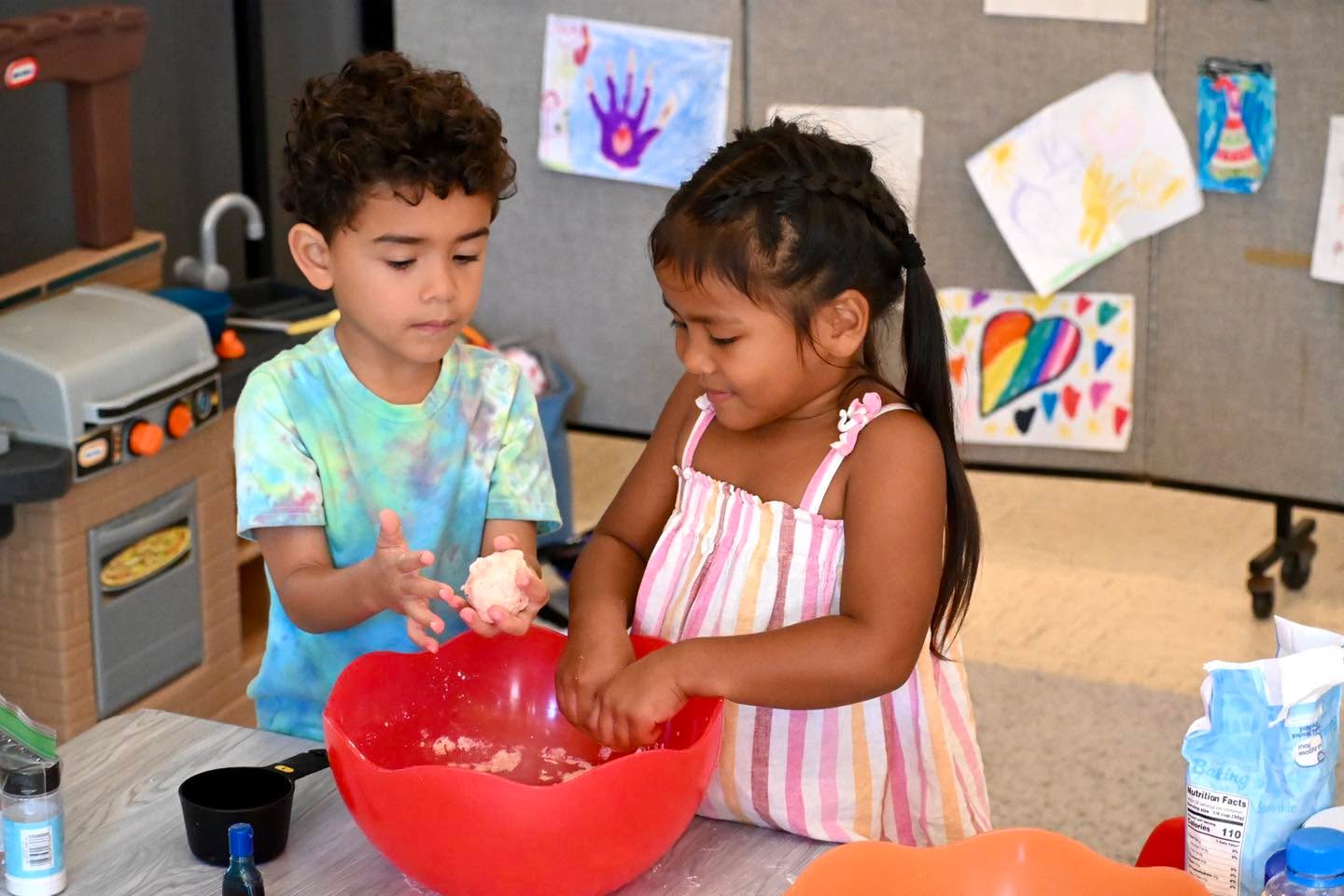 🌈 Flour, salt, water, and a whole lot of giggles. Our preschool keiki made their own play dough this week, and the best part wasn't even the squishing. It was the measuring, the pouring, the "you hold the bowl, I'll mix" teamwork, and that moment when the sticky mess finally turned into something they could shape with their own hands. 💙
Sensory play, early math, following directions, sharing. All of it wrapped up in one messy red bowl. That's how our littlest Rams learn. 🐏
#ELSRams #MauiKeiki #ELSOhana #ELSPreschool #PlayBasedLearning #SensoryPlay #EmmanuelLutheranSchool #MauiPreschool