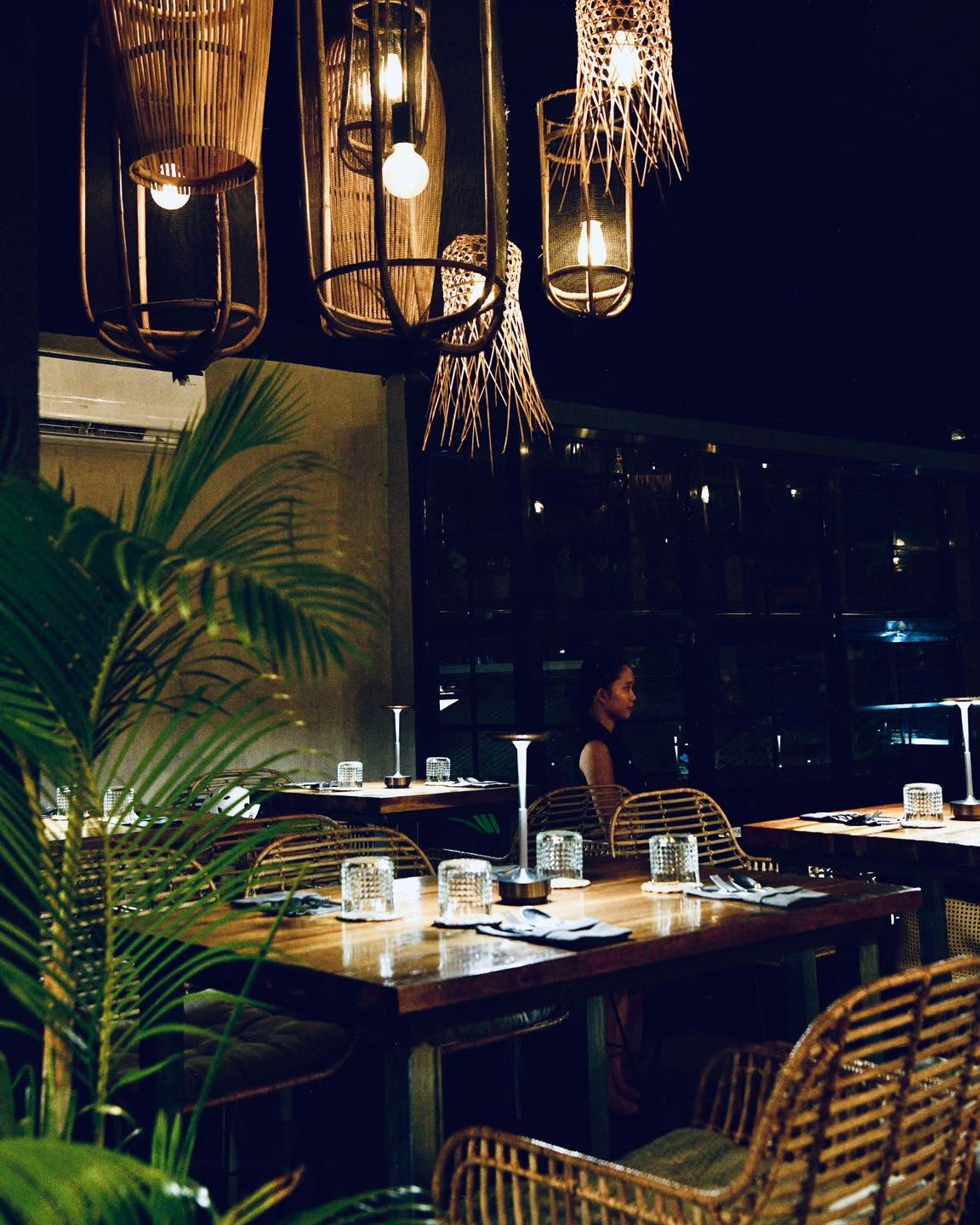 Come in, get comfortable, and let the evening unfold. 💙
A cozy table, friendly faces, delicious food, and the scents coming from our kitchen. That’s the kind of El Nido dining we love at Barakuda. See you soon!
Dinner: 5:00pm - 12:00am
Reserve your seat through the link in our bio!
#SeafoodRestaurant
#BarakudaSeafood
#WhereToEatElNido
#ElNido
#Palawan