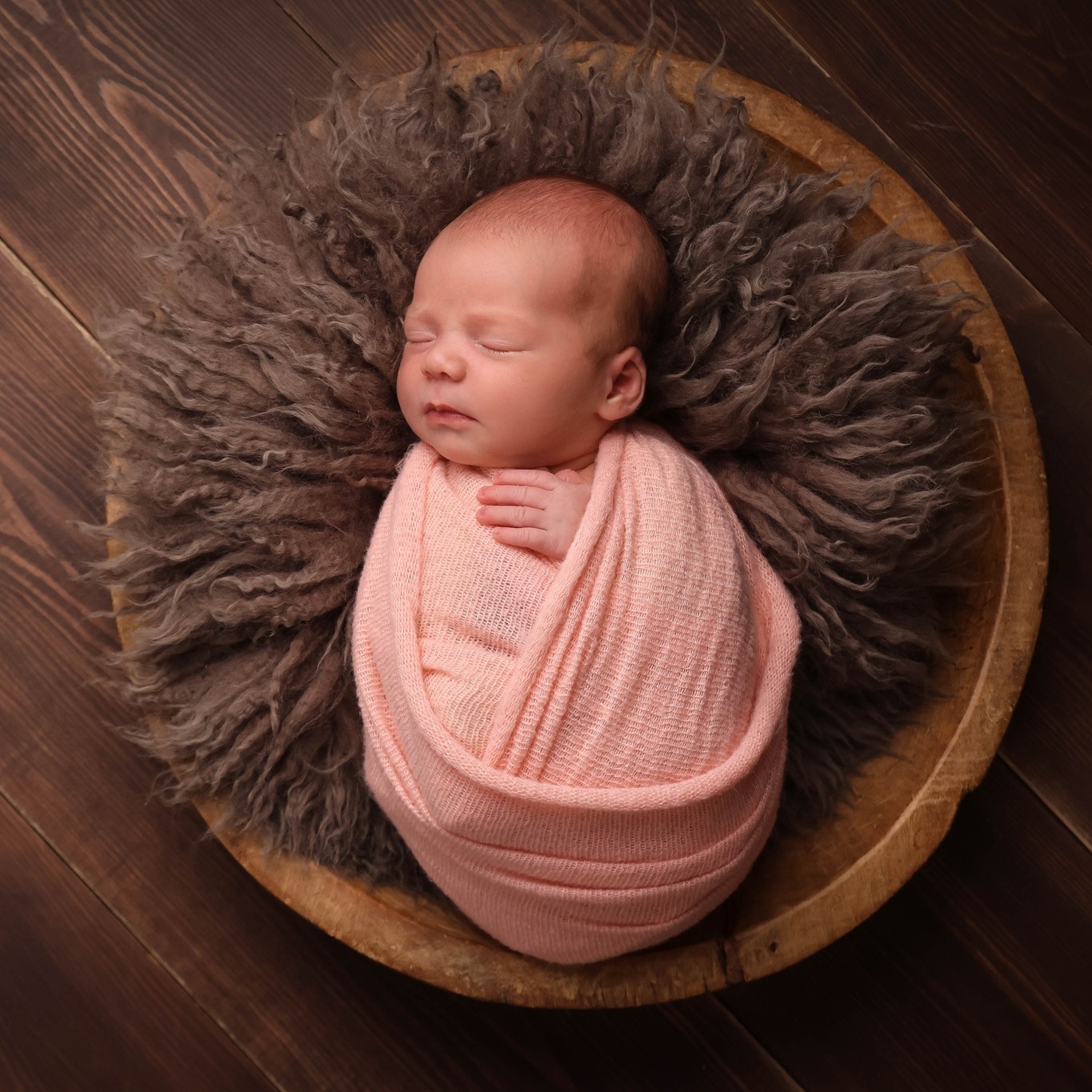 🤍 Why is capturing your newborn so important? 👶📸
Because they will never be this tiny again.
Those little fingers wrapped around yours.
Those tiny toes.
The sleepy cuddles.
The little stretches and yawns.
The way they fit perfectly in your arms. 🥹🤍
In the moment, you’re simply living those precious first days. But before you know it, your newborn is growing, changing and reaching the next milestone.
Photographs allow you to freeze those fleeting moments in time — so years from now, you can look back and remember exactly how tiny they were, how they felt in your arms, and just how much love you felt from the very beginning. ✨
And one day, your little one will be able to look back at these photographs too — seeing just how loved they were from their very first days. ❤️
📸 These aren't just photographs. They're memories you'll treasure for a lifetime.
📩 If you're expecting or have recently welcomed your little one, get in touch to enquire about a newborn session.
#NewbornPhotography #NewbornPhotoshoot #NewbornBaby #BabyPhotography #NewbornSession #FamilyPhotography #CaptureMemories #MemoriesThatLast #TinyToes #NewBaby #Photographer #Photography