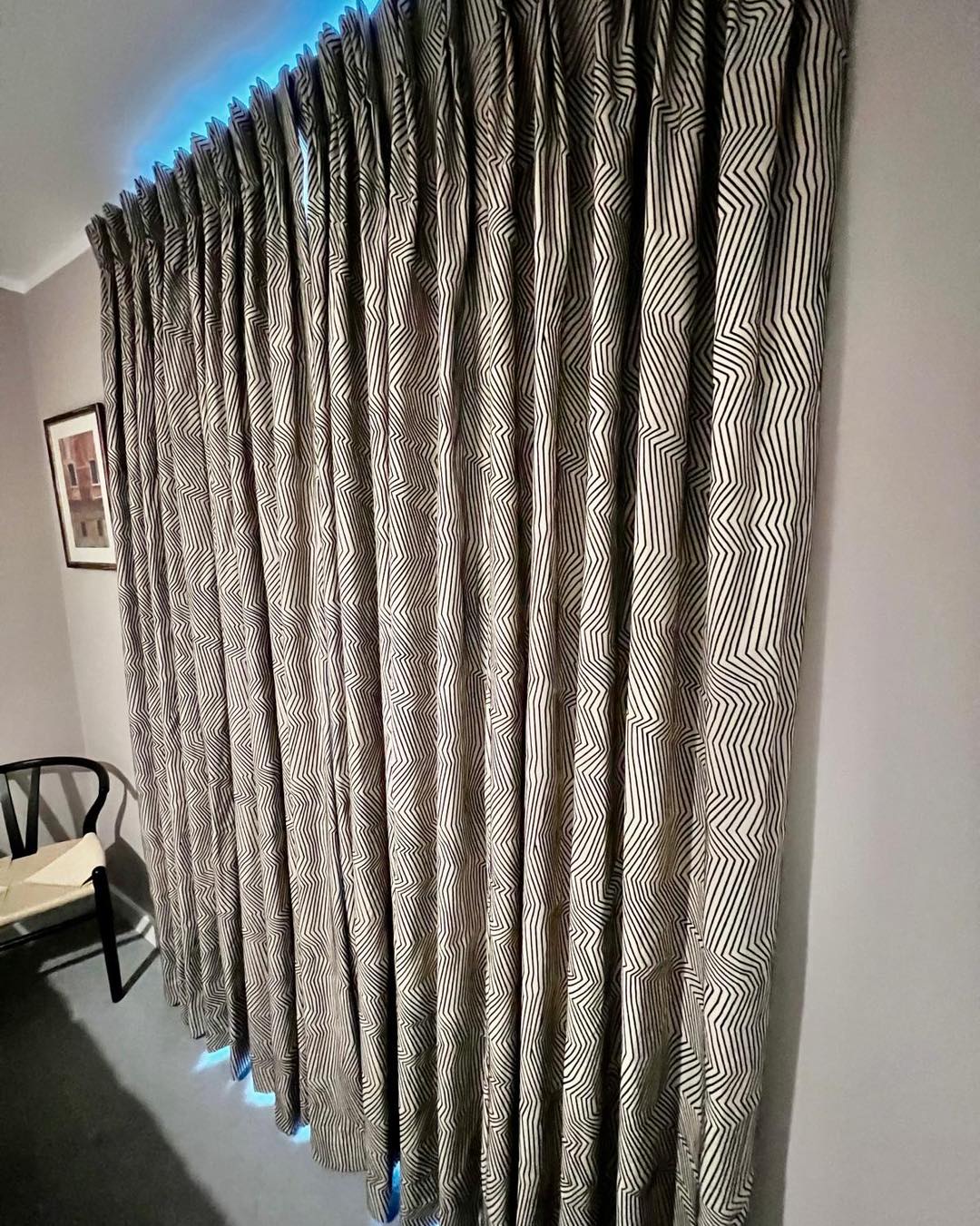 Funky fabrics!
We love a modern project with funky fabrics and prints, this project was especially fun and suited our clients interior so well.
To see our full range of fabrics visit our new shop.
📍 5 Arwenack Street, Falmouth, TR11 3HZ
#falmouth #madetomeasurecurtains #bespoke #madetomeasure