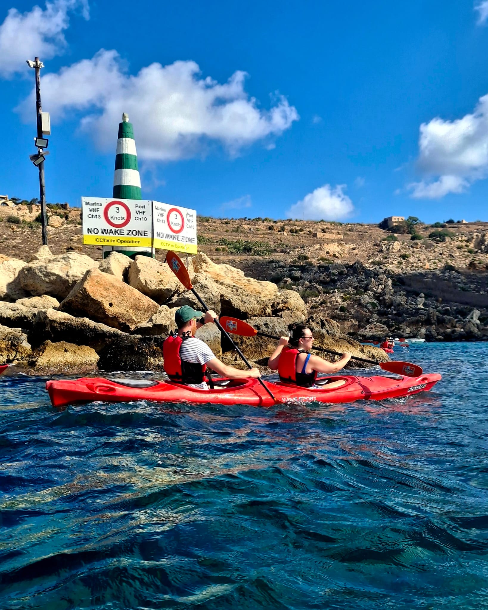 ๐ธ Photos of the Week #1
๐จ Change in weather, change in route! ๐
Leaving the harbour behind for a wavy adventure with some fearless kayakers! ๐ถ๐
.
.
.
#kayakgozo #visitmalta #visitgozo #kayakadventure #ExploreMalta