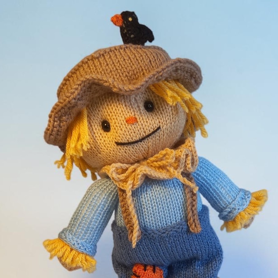 Thought you might like a closer look at Sawyerās sweet details š„°
š¦ Little blackbird perched on his hat
š Tiny mouse keeping him company on his foot
Delightfully detailed but not fiddly at all ā the pattern makes it so straightforward. And every stitch is absolutely worth it š¾āØ
Pattern links are in my bio- you know what to do!
#knitting #knitsofinstagram #knittedtoy #scarecrow #autumnknits #softie #amigurumi #knittingpattern #handmadeuk #craftsposure #makerlife #knittinglove #sawyerscarecrow