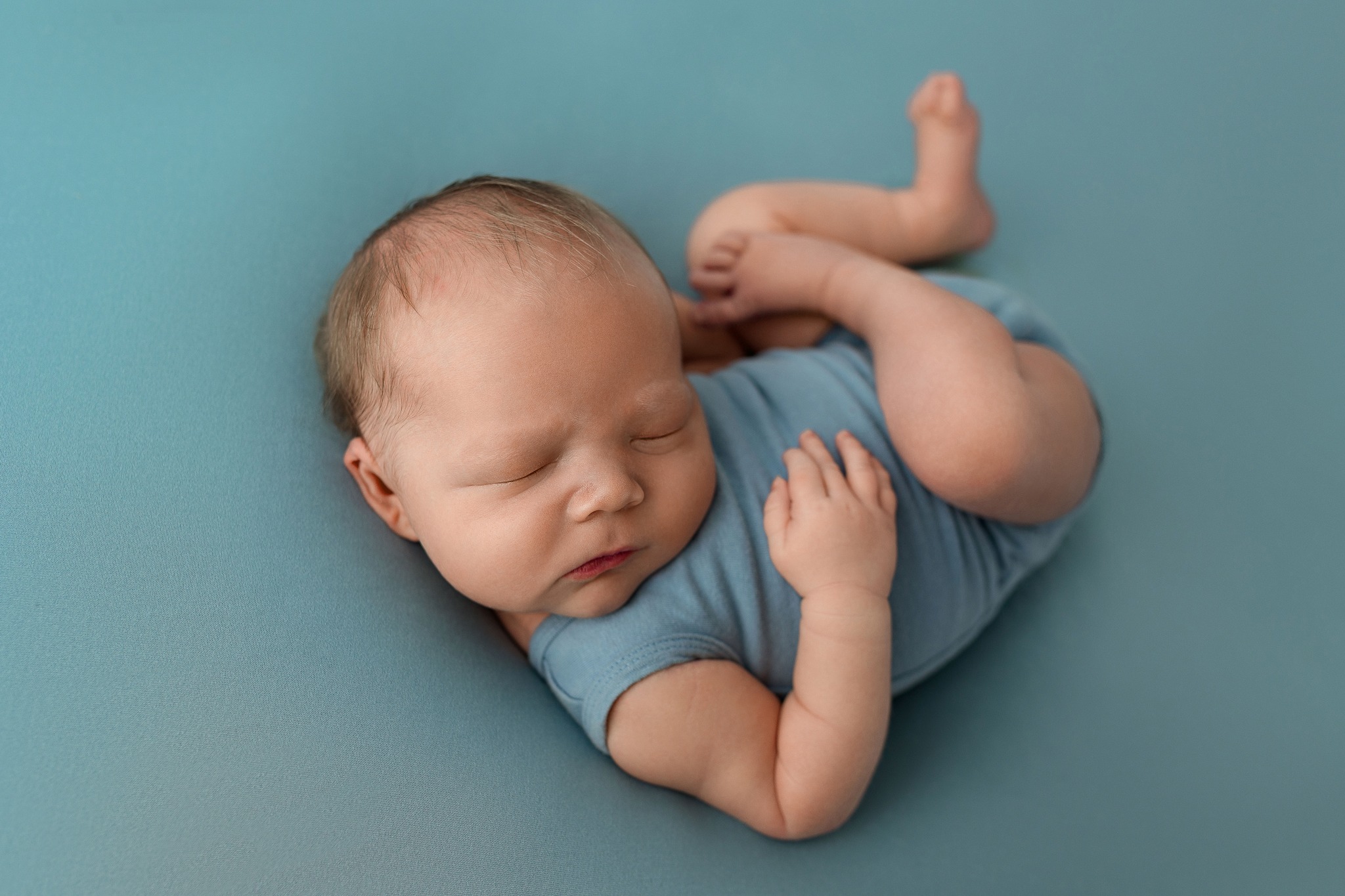 One month ago.
So tiny.
So curled.
So brand new.
And somehow, in just a few short weeks, he already feels different in my arms.
This is exactly why I photograph the little things — the tucked-up legs, the sleepy face, the tiny hands resting on his chest.
You don’t notice the changing all at once.
Then suddenly, you look back and realize that version of them is already gone. 🤍
These are the little things.
#TheTinyThingsProject #NewbornPhotography #CorpusChristiNewbornPhotographer #CorpusChristiPhotographer #CorpusChristiMoms #SouthTexasPhotographer #MotherhoodPhotography #BabyDetails