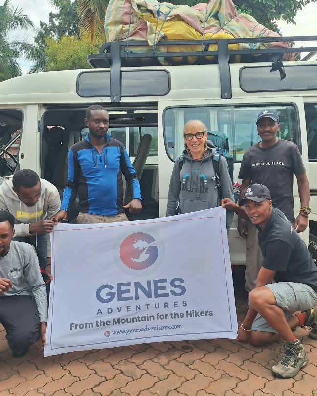 Rachael’s Kilimanjaro adventure has begun! 🏔️ Yesterday, she took her first steps on the beautiful Machame Route. Wishing her a safe and unforgettable journey to the Roof of Africa! 💪
@rach_boardergirl
#GenesAdventures #MountKilimanjaro #MachameRoute #KilimanjaroClimb #Tanzania