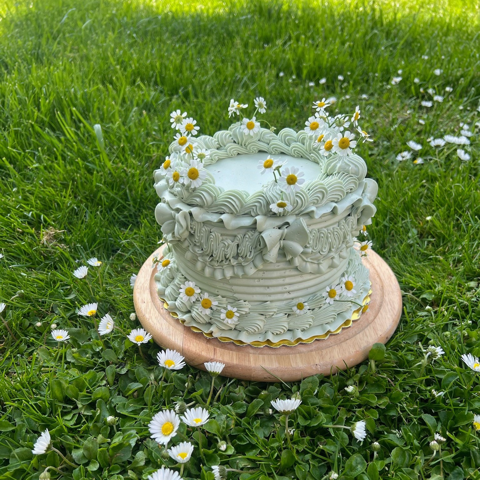 Who said wedding cakes have to be white?
We absolutely love a little colour at Eat & Mess!
Our beautiful floral wedding cakes are perfect for couples looking for something a little different, with delicate details and gorgeous blooms to make your cake truly special.
Itâs definitely wedding season, and weâre loving seeing all the beautiful celebrations coming together.
Planning your wedding? Letâs create a cake thatâs as unique as your big day.
Beautiful cakes for weddings, celebrations and special occasions.
#EatAndMess #WeddingCake #WeddingCakes #WeddingSeason #WeddingInspiration #FloralWeddingCake #WeddingCakeDesign #WeddingDesserts #WeddingPlanning #KentWeddings #DealKent #KentWeddingSupplier #WeddingCakeIdeas #BeautifulCakes #WeddingDay