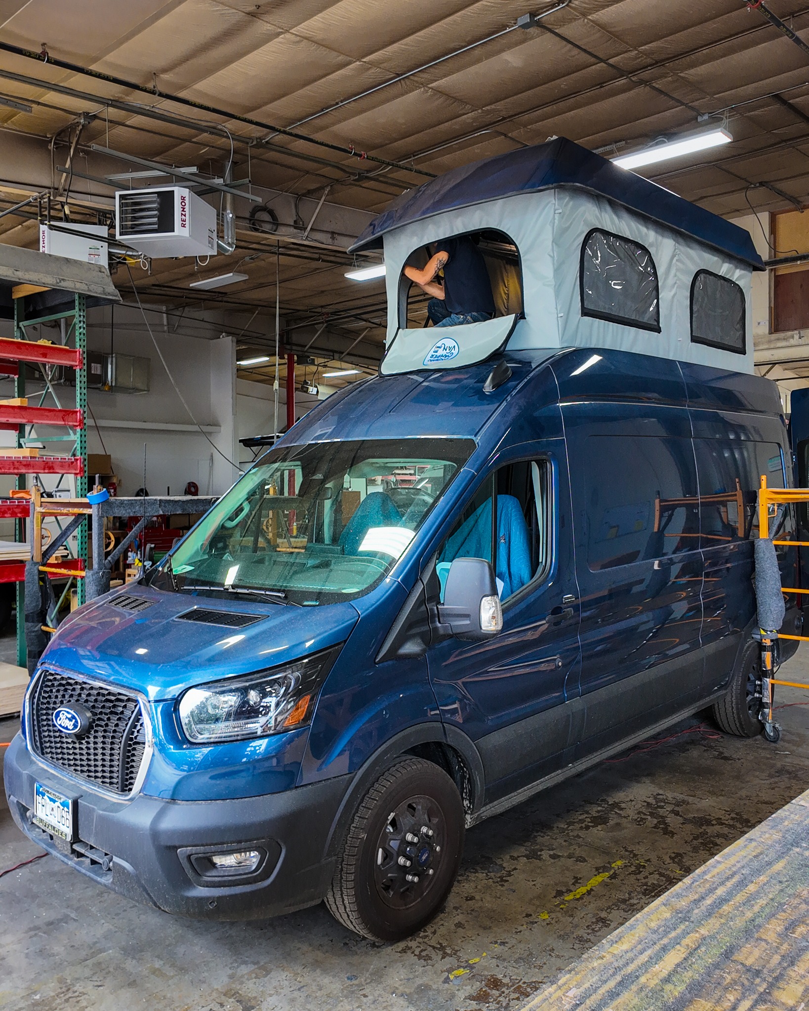 Just popped the top on this blue Ford Transit. We color matched the pop top and it looks fantastic! Our tops add 48" of internal height to any van when deployed. The length and width vary depending on the van used. For more information or pricing, reach out to our team
970.699.6000 • coloradocampervan .com
#coloradocampervan #poptop
#vanconversions #vanbuilders #vanlife