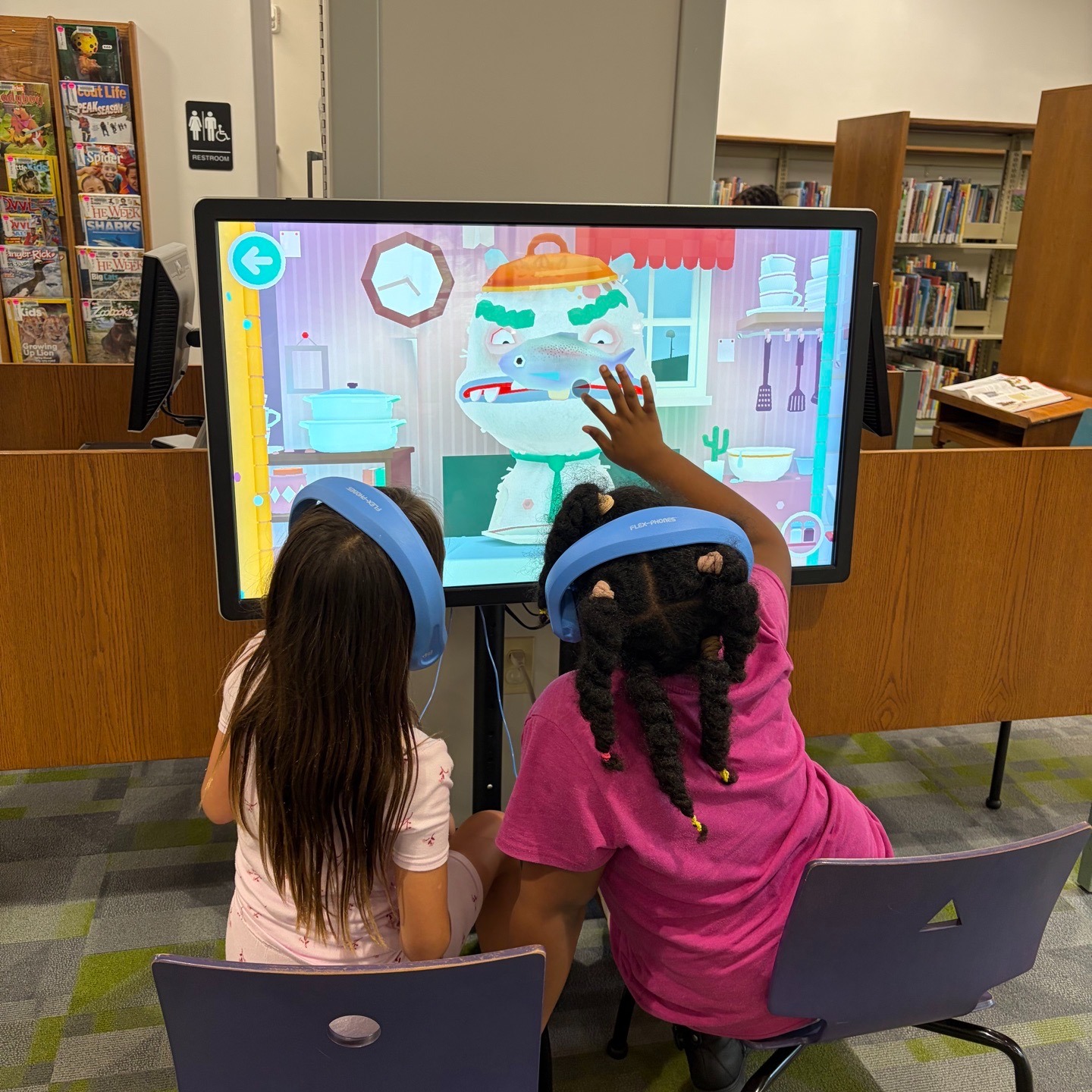 Here is our Library Field Trip ๐!! At Hanna, we encourage reading comprehension and learning beyond the classroom. #hannacommunity
