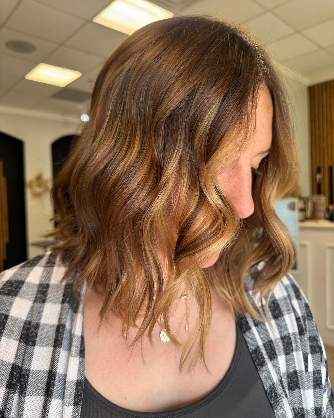 🍂 Copper season has entered the chat. 🧡
Britt created this rich, deep copper bob paired with a soft, creamy golden money piece , the perfect little pop of brightness for fall. ✨
Warm, dimensional, and just the right amount of bold. 🤎
Ready for your fall transformation? Book your appointment with one of our talented stylists!