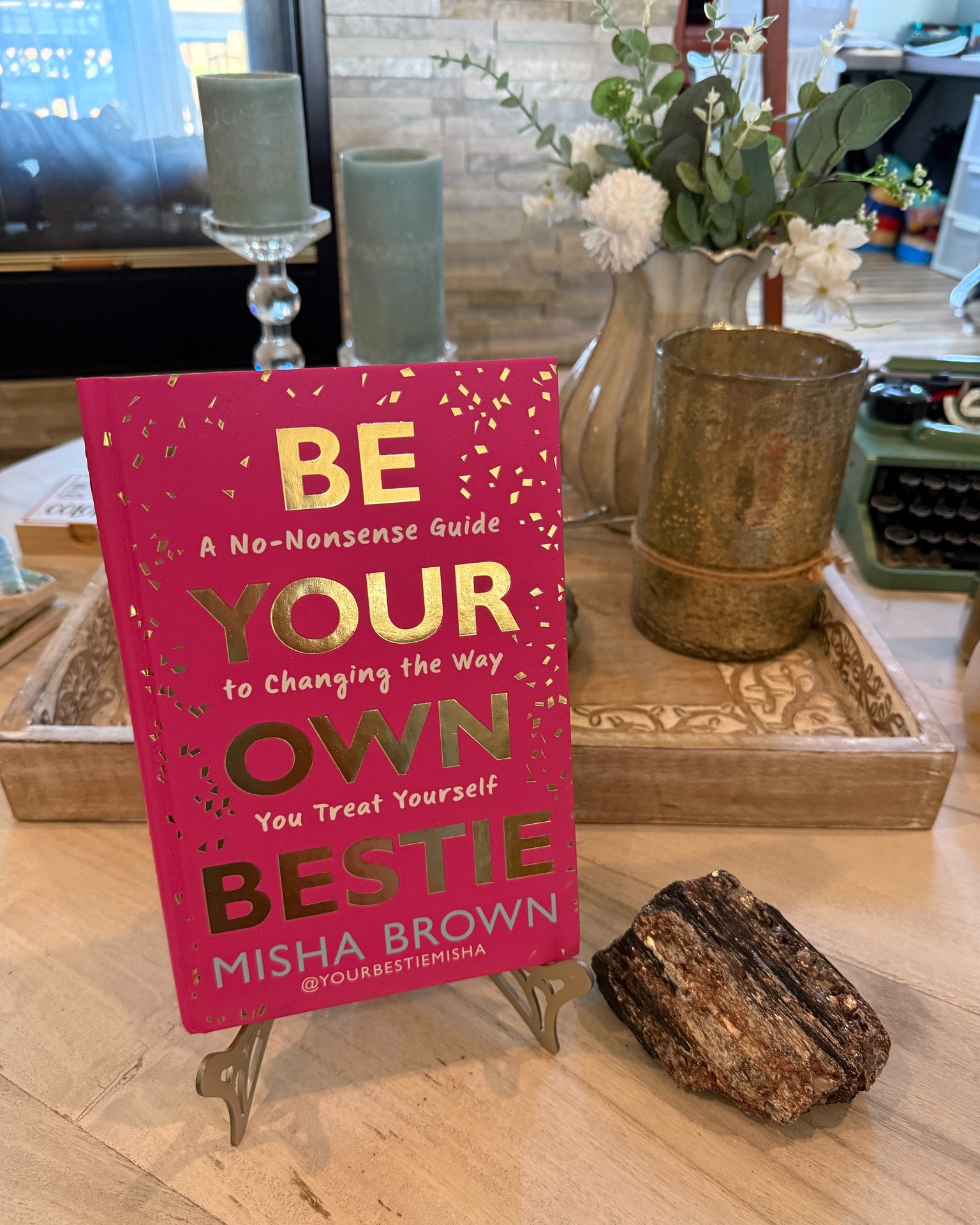 Sometimes you just need a little inspiration...or a kick in the butt! ๐
Love this book by @yourbestiemisha. You can order your copy wherever you buy books! ๐
