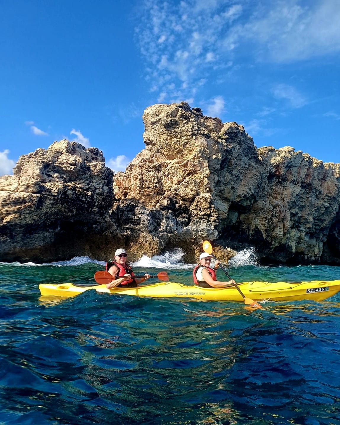 Photo of the Week contenders! ๐ธ๐ถ
#2 โ a little change in the weatherโฆ wisps of cloud, a hint of white water, and still plenty of sunshine ๐!