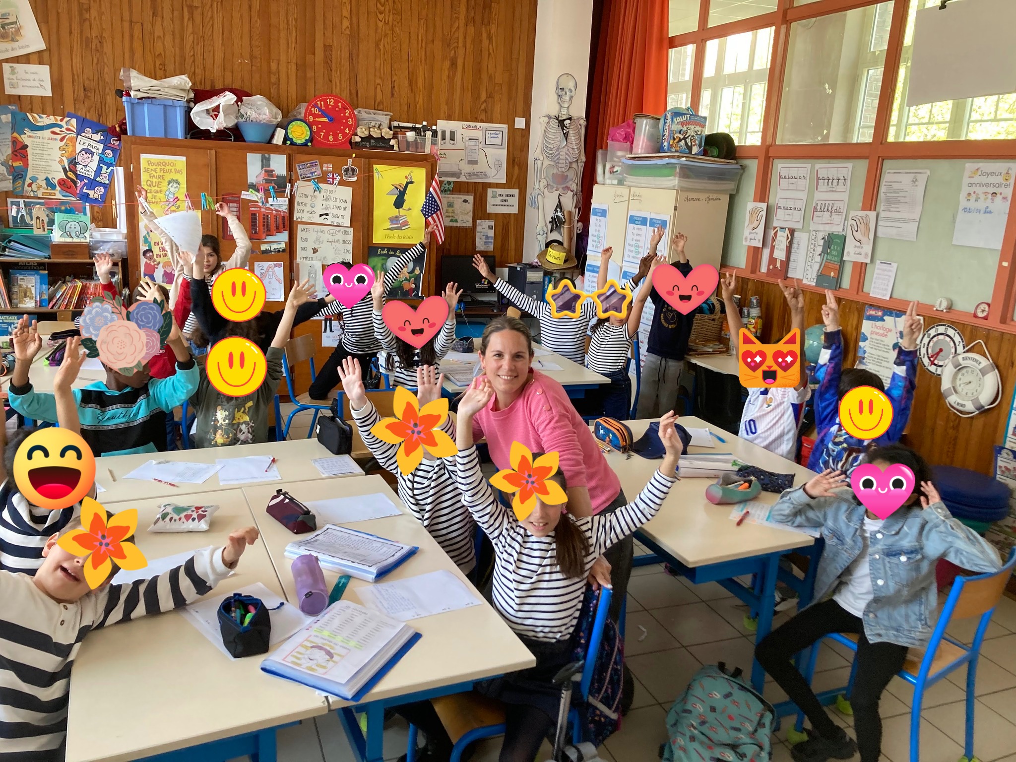 ✨ Après avoir accompagné
✨ Plusieurs centaines d’enfants en 2025-26
✨ Il est temps de reprendre la plume 🪶
💼 De la grande section à la 3e
✨ De nouvelles aventures littéraires
✨ Commencent !
✨ Des histoires à imaginer
✨ Des personnages à inventer
✨ Des mots à chercher
✨ Des émotions à raconter
✨ Et surtout...
✨ Un livre à créer !
✨ Pas un livre que l’on regarde sur un écran
✨ Mais un livre que l’on tient entre ses mains
✨ Un livre que l’on imagine
✨ Que l’on écrit
✨ Que l’on illustre
✨ Que l’on construit de A à Z !
✨ Puis vient le grand jour
✨ On pousse les portes de l’imprimerie
✨ On découvre comment les mots
✨ Deviennent des pages
✨ Comment les pages deviennent un livre
✨ Et enfin
✨ On repart avec son livre sous le bras...
📖 SON LIVRE
✨ Pas celui d’un auteur célèbre
✨ Pas celui que l’on trouve en librairie
✨ LE SIEN !
✨ Et là, il y a souvent ce petit quelque chose
✨ Dans les yeux…
✨ La fierté
✨ La fierté d’avoir été capable
✨ La fierté d’avoir créé
✨ La fierté de pouvoir dire
✨ C’est moi qui l’ai fait !
💼 Alors, en cette rentrée
✨ Moi aussi, je suis fière de recommencer
✨ De partager mon amour des mots...
✨ De donner du sens à ce que je fais 💕
https://www.laetitiavia.com/atelier-enfant
#autrice #ecrire #ecriture #CreerUnLivre #Ecole #College #Transmission�