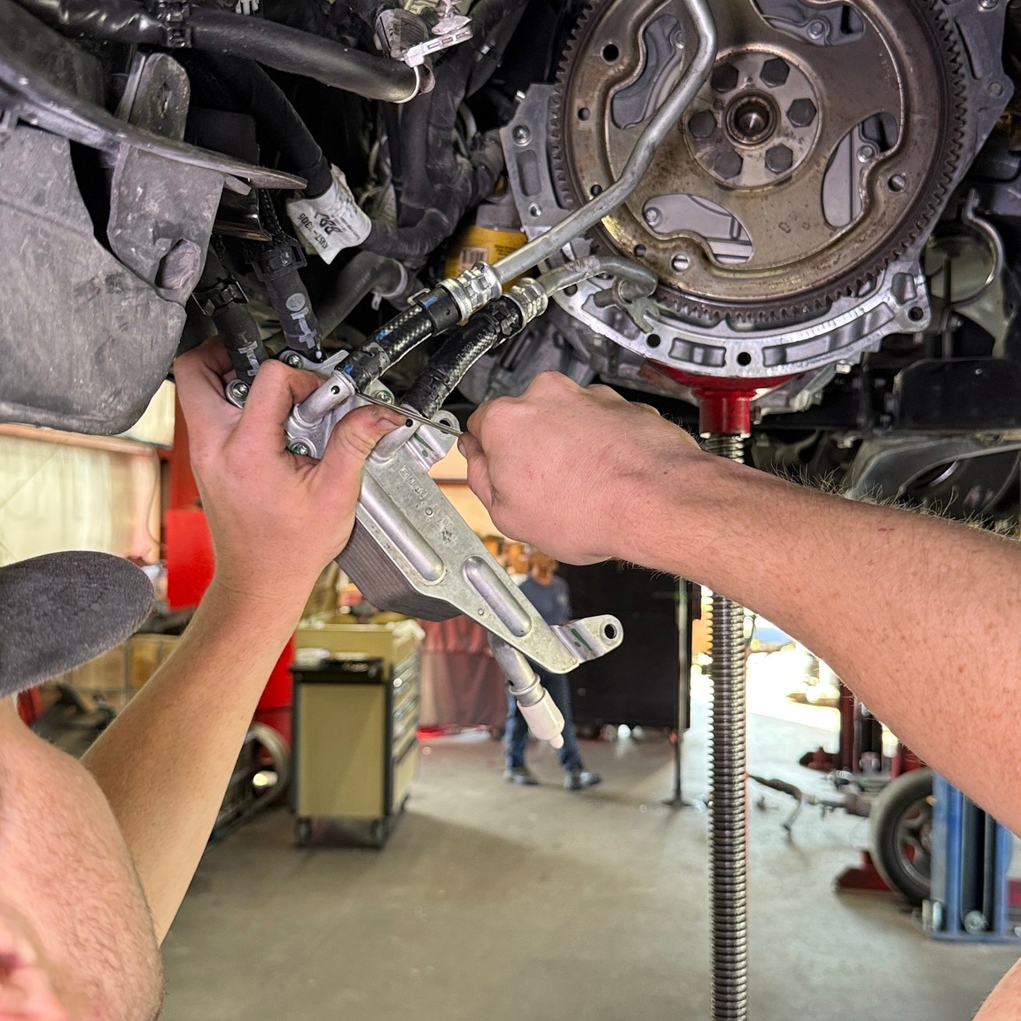 See a new spot under your car? Don’t just start parking somewhere else. 😂
Leaks can travel, so where the drip lands isn’t always where it started. On this job, the oil cooler needed to be replaced.
If you see fluid, smell something burning or keep having to top something off, bring it by before a small leak becomes a bigger headache.
📞 407-331-7033
www.alltransmissionworldlongwood.com