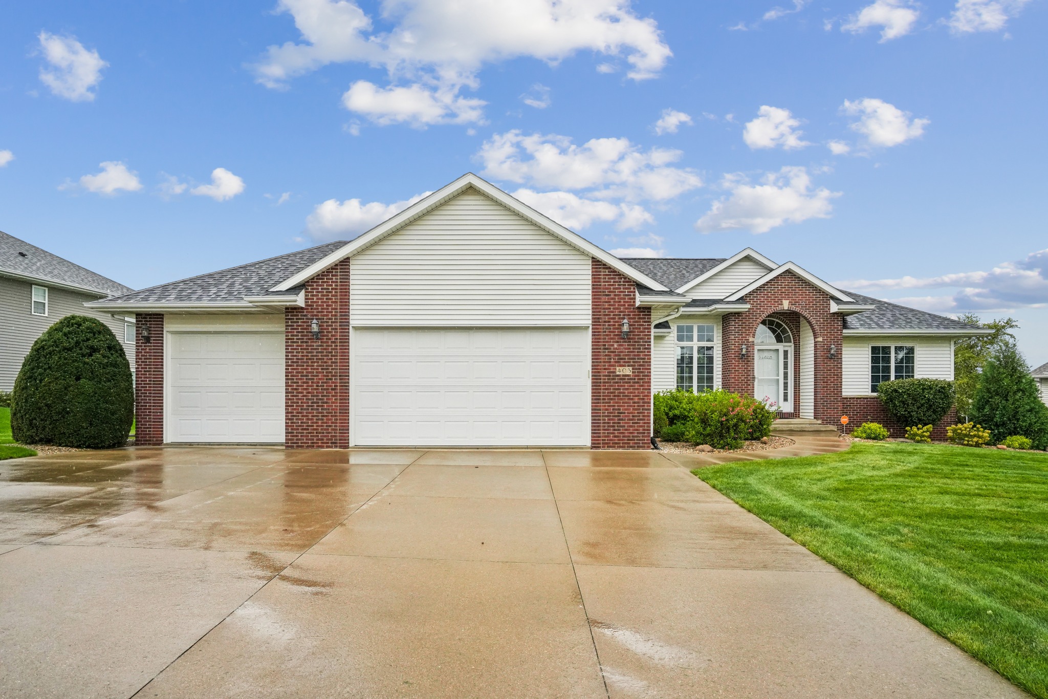 Fairfax, we’re opening the doors TODAY! 🏡
Come see 403 Windflower Dr. this Sunday from 11 AM–12:30 PM. Walk through, take your time, and see if it feels like your next home. We will be there to answer your questions!
📍 403 Windflower Dr., Fairfax, IA
🕚 Sunday, September 27 | 11 AM–12:30 PM
See you soon!