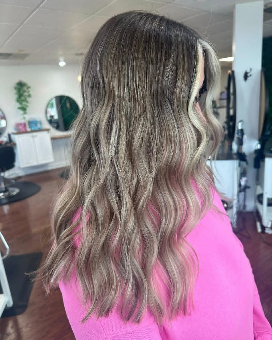 Still want to be blonde for fall!??
No problem, we can just add a little depth to add more color to your face!!
@hairbykaelyngreen
#redkencolor #highlightsandlowlights
