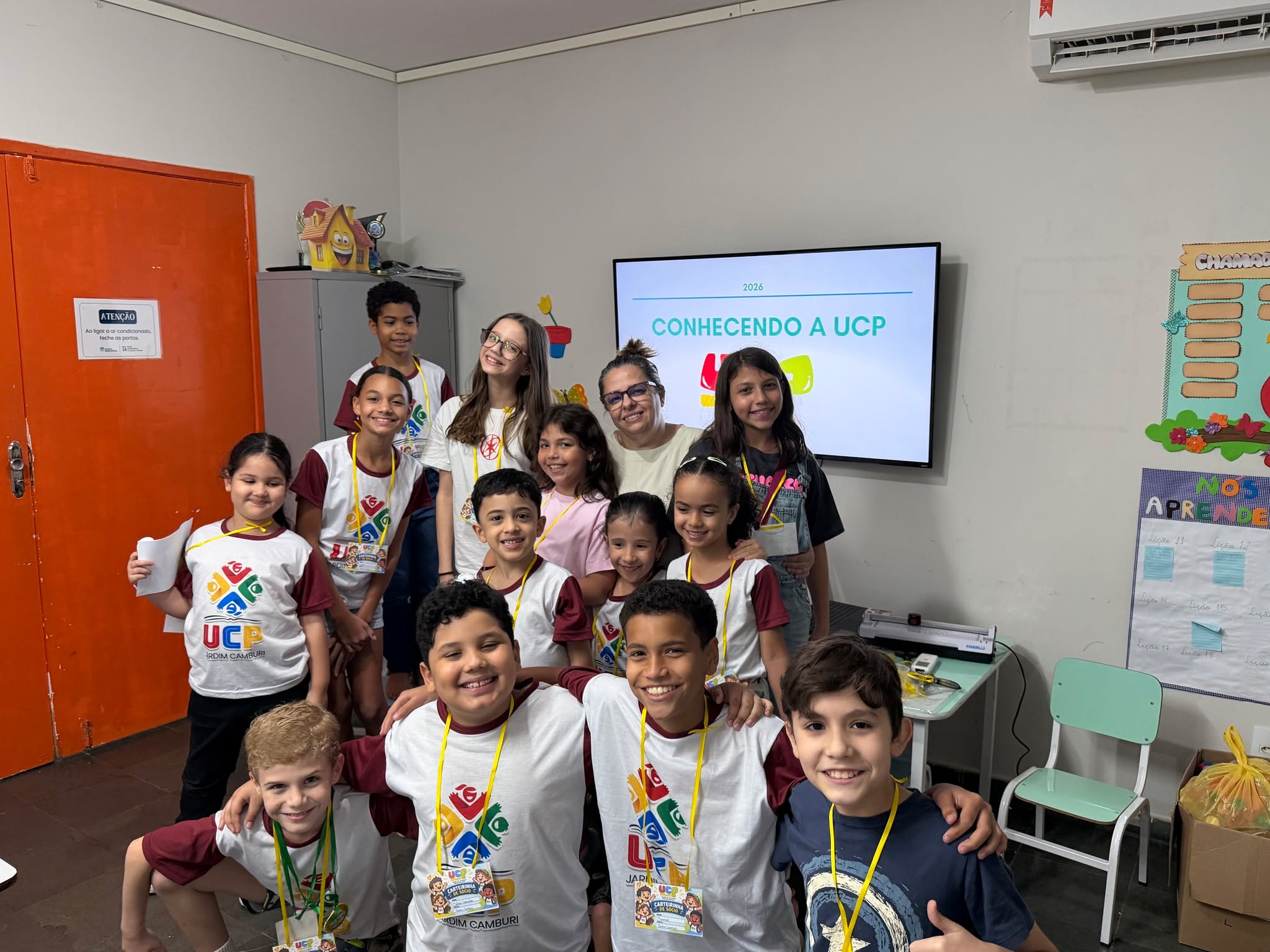 Nossa UCP (União de Crianças Presbiterianas) se reuniu na última sexta-feira para um momento especial: aprender sobre as sociedades internas e descobrir tudo o que faz parte da nossa: os sócios, logo, hino, mote e até o grito de guerra! Que bênção acompanhar esse crescimento! 💙
As reuniões da UCP são para crianças de 6 a 11 anos e acontecem presencialmente a cada 15 dias. Se você é pai e quer trazer seu filho, procure a orientadora Patrícia ou envie uma mensagem para nós que te orientamos!