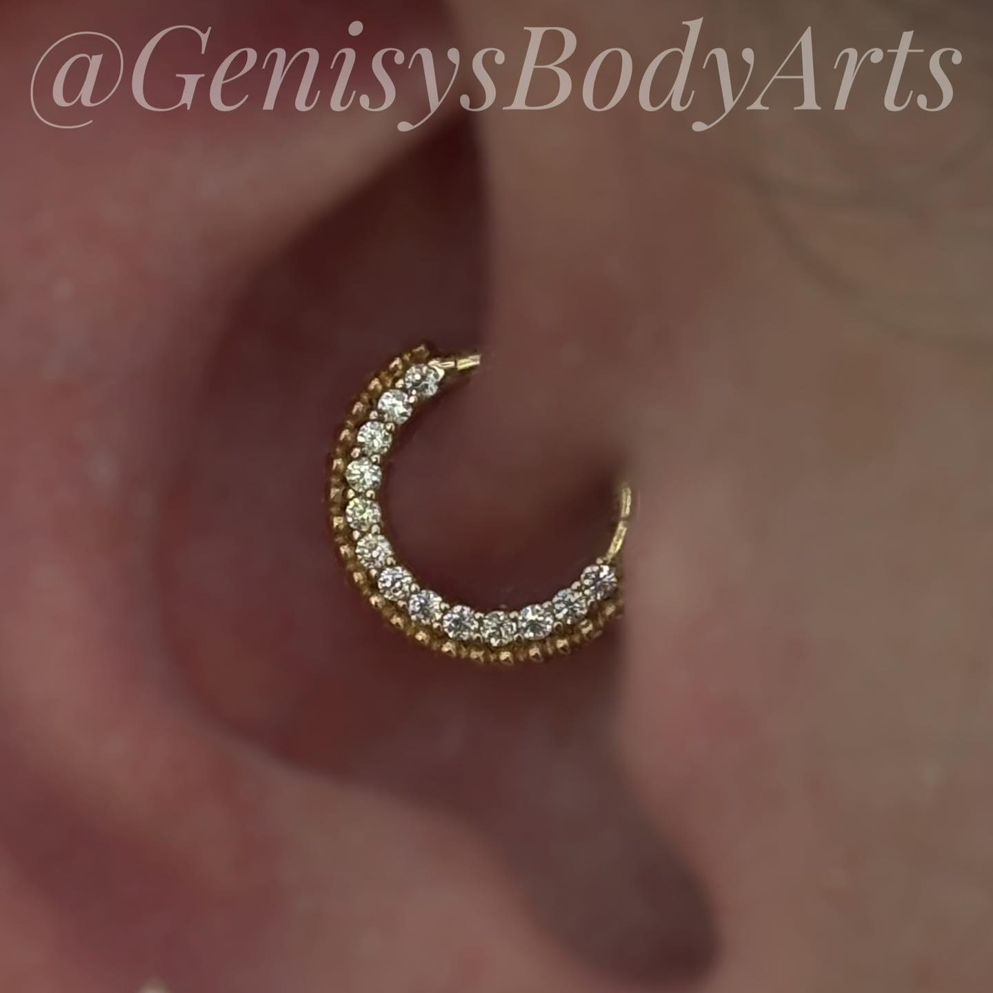 Happy Daith Day! 💫
Fun fact! “Daith” is actually pronounced “daath” not “dayth”.
Swipe for some of our favorite daith pieces from recently — all pierced by us!
Tap to book your next curation 🖤
#pittsburghpa #pittsburgh #ConchPiercing #pittsburghartist #pghjewelry #PittsburghJewelry #EarCuration #PittsburghPiercing #SewickleyPA #pghstylist #pghart #pghcreative #EarStack #CuratedEars #412 #pghpiercing #SolidGoldEarrings #pittsburghsmallbuisness #HelixPiercing #FlatPiercing #pittsburghdesigner #GoldEarStack #14ktGold