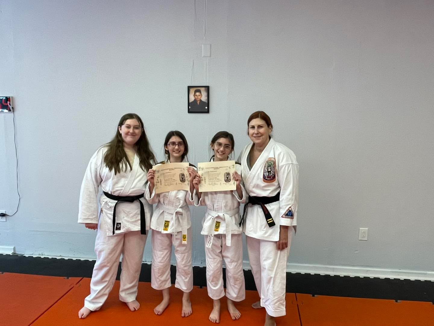 Isshinryu Family Karate
We had a great week. We had 4 promontions.
Mr. Tyrese Willis got promoted to Green Belt with 2 stripes, and Ms. Victoria, Ms. Isabel and Mr. Lonnie Morris received their first yellow stripe.
Great work!!!
Sensei John and Kathy McKinnon