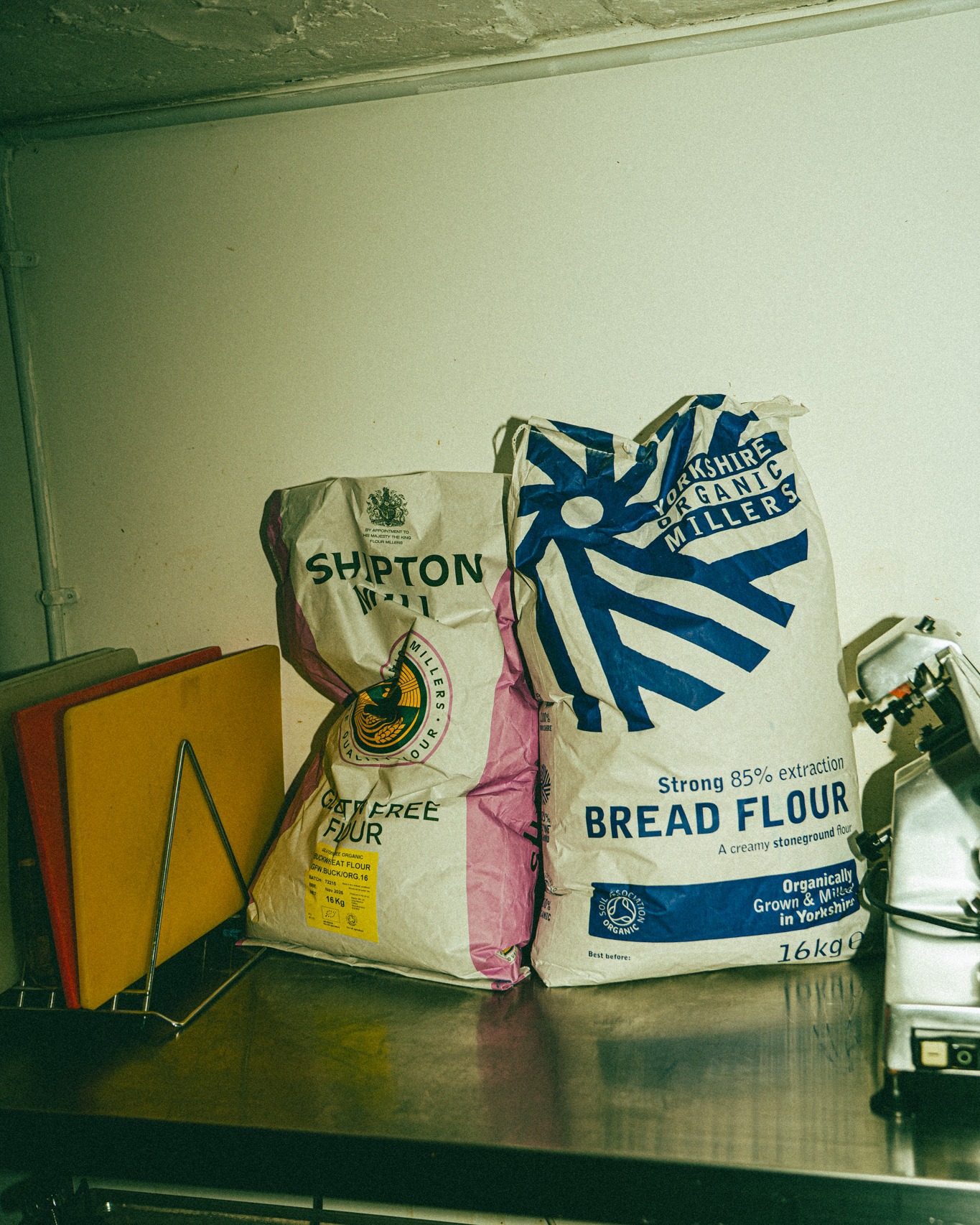 Local and independent, we only use the best ingredients when it comes to our food.
Like our locally sourced flours from @shiptonmill and Yorkshire Millers.
#yorklife #yorkfoodanddrink #yorkindependent #shamblesmarket #yorkfood
