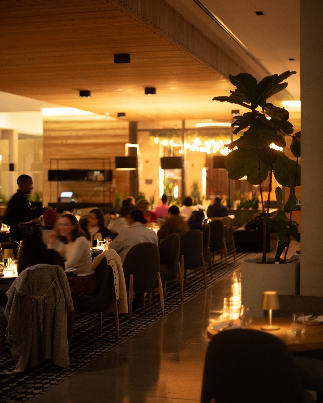 Soft light, live music, and the right atmosphere. Join us every Friday and Saturday from 18:30.