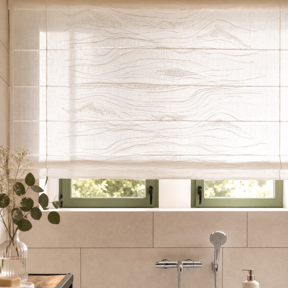🏠 Sublimer la lumière de vos pièces d’eau...
On hésite souvent sur le choix des textiles dans une salle de bain.
Le store bateau sur mesure s'impose comme une solution à la fois pratique, compacte et ultra-décorative.
Pour cette réalisation, j'ai sélectionné un tissu léger effet lin, rehaussé de fines broderies ondulées qui rappellent la douceur de l'eau, issu des collections de grands éditeurs comme Zimmer + Rohde, Lelièvre ou Nobilis. 🛁✨
En tant que décoratrice et couturière d’ameublement, je réalise moi-même chaque étape de votre projet, de A à Z :
📐 Prise de mesures millimétrée à votre domicile
🎨 Conseil sur le choix des matières et des motifs de créateurs
🧵 Confection artisanale par mes soins dans mon atelier
🛠️ Pose et finitions soignées
📍 Proche de chez vous : je me déplace à Baden, Vannes, Arradon et dans tout le Morbihan (56).
📩 Vous avez un projet d'habillage de fenêtres ? Discutons-en ensemble en message privé !...
#decoratricevannes #couturierevannes #storesurmesure #vannes #baden56 #golfedumorbihan #tissusdediteurs #nobilisparis #lelievreparis #zimmerandrohde #artisanatmorbihan #salledebainchic #madeinmorbihan #rideauxsurmesure #interieurvannes #deco56