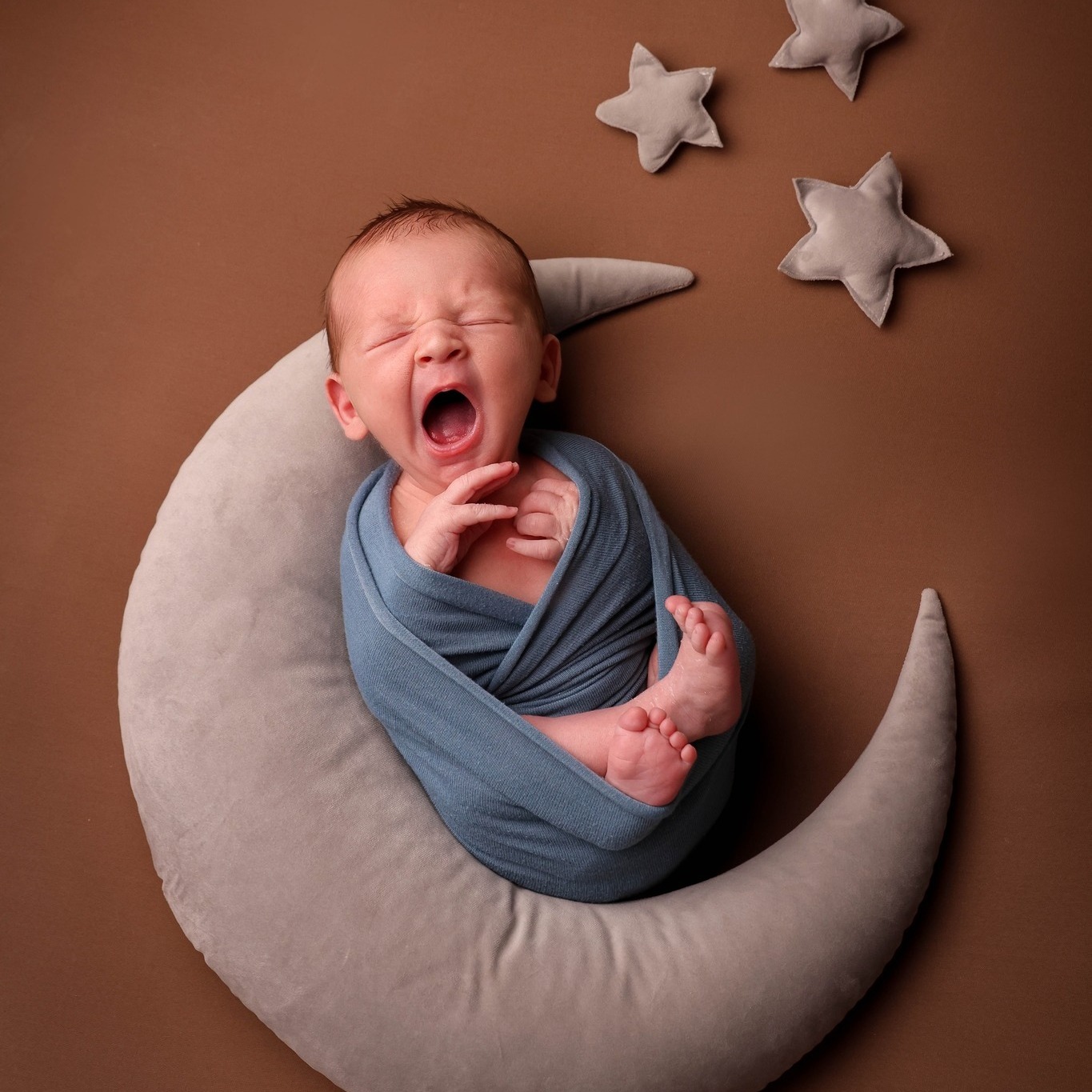 Just look at that little yawn.
There’s something about photographing babies when they’re completely themselves — sleepy, wriggly, serious, smiley… whatever mood they’re in that day.
And honestly, I think these little in-between moments are some of my favourites. 🤍
#BabyPhotography #BabyPhotographer #BabyPhotoshoot #BabyPortraits #LittleMoments