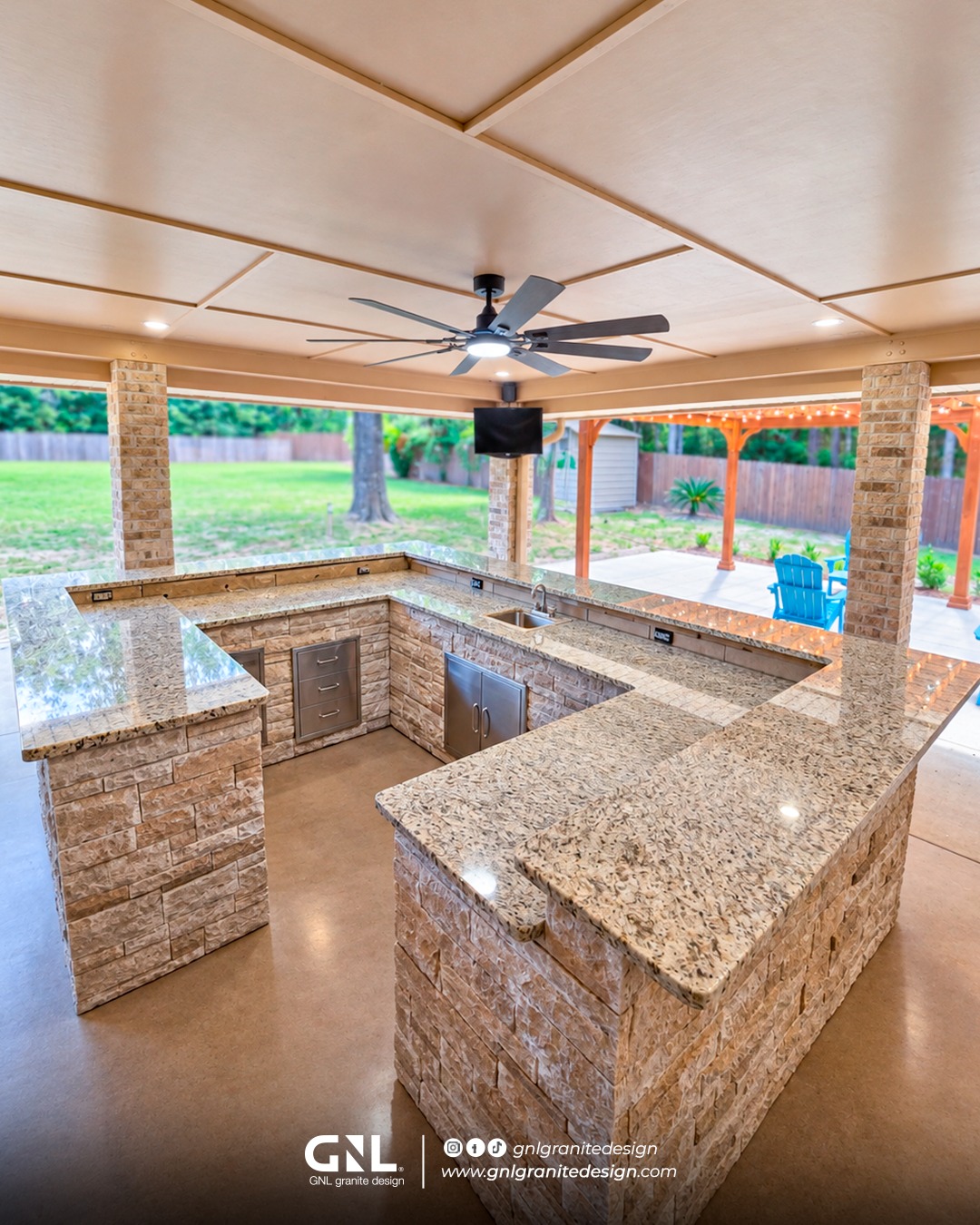 Outdoor bar in Giallo Ornamental Guidoni Granite. ✨
Ready for October evenings, two weeks from signed contract to installed. 😉
⭐ 5.0 · 240+ Google reviews
📞 Free estimate. Link in bio.
#GiallOrnamental #Outdoorbar #NorthShore #SlidellLouisiana #GraniteCountertops