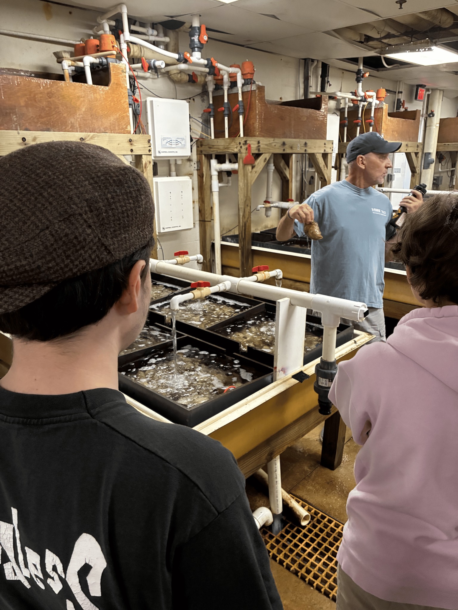 Last week, students in Ms. Cheyne’s Advanced Topics in Biology class visited Horn Point Lab to learn more about oyster restoration in the Chesapeake Bay!
From touring the hatchery to exploring the grounds, students got a firsthand look at the important work being done to protect and restore our local waterways. 🦪