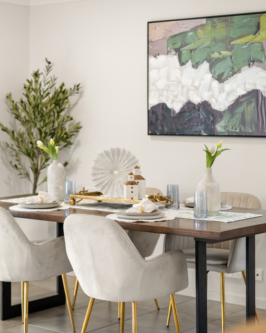 Not every frame needs to show the whole room.
Sometimes a close-up says more. A texture, a finish, a fixture or a small architectural detail can add another layer to the way a property is experienced.
Knowing what to capture, and what deserves its own frame, is all part of the photographer's eye.
44 Fenwick Crescent, Algester