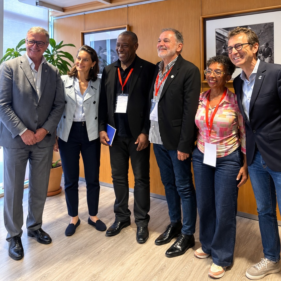 Le CROS Guadeloupe au Séminaire des territoires du CNOSF @franceolympique
Les 6 et 7 octobre, @jackynoc , Président du @crosguadeloupe , était présent à la Maison du Sport français pour participer au Séminaire des territoires, aux côtés de Nathalie OUDÉA-CASTÉRA, Présidente du CNOSF.
Près de 200 représentants des CROS, CDOS et CTOS étaient réunis pour échanger sur le rôle du mouvement sportif dans les territoires.
Cette édition a notamment été marquée par la signature des Plans Olympiques et Sportifs Territoriaux.
Le CROS Guadeloupe était ainsi représenté dans ce temps d’échange national.
#CROSGUADELOUPE #CNOSF #Guadeloupe #Sport #Territoires