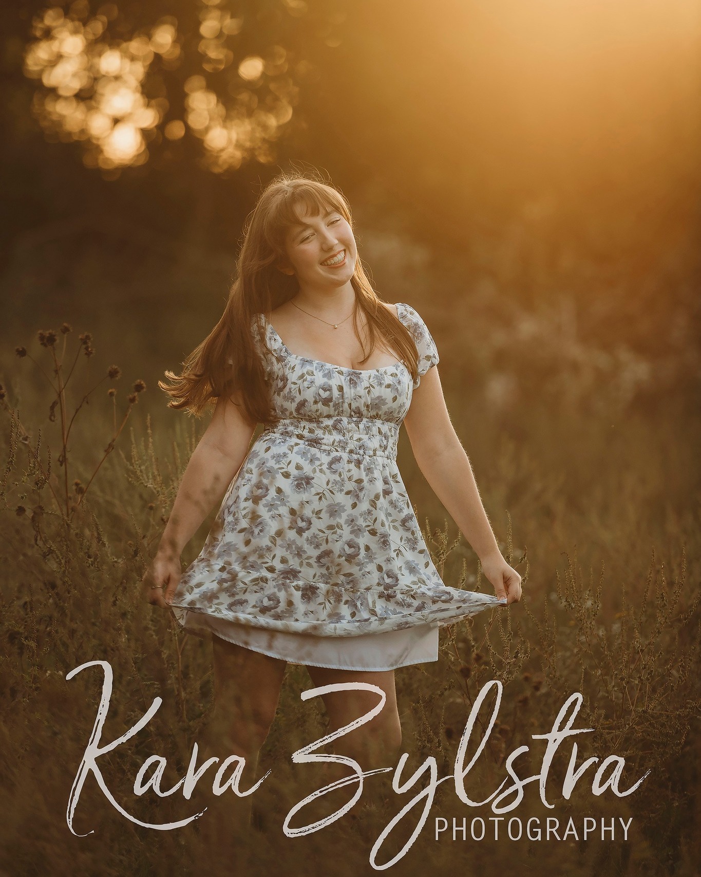 Had a mini session with Erika at my property and we had the most GORGEOUS light.❤🌞 #michiganphotographer #SeniorPhotos #SeniorSession #michiganseniorphotographer #seniorphotography #midmichiganseniorphotographer