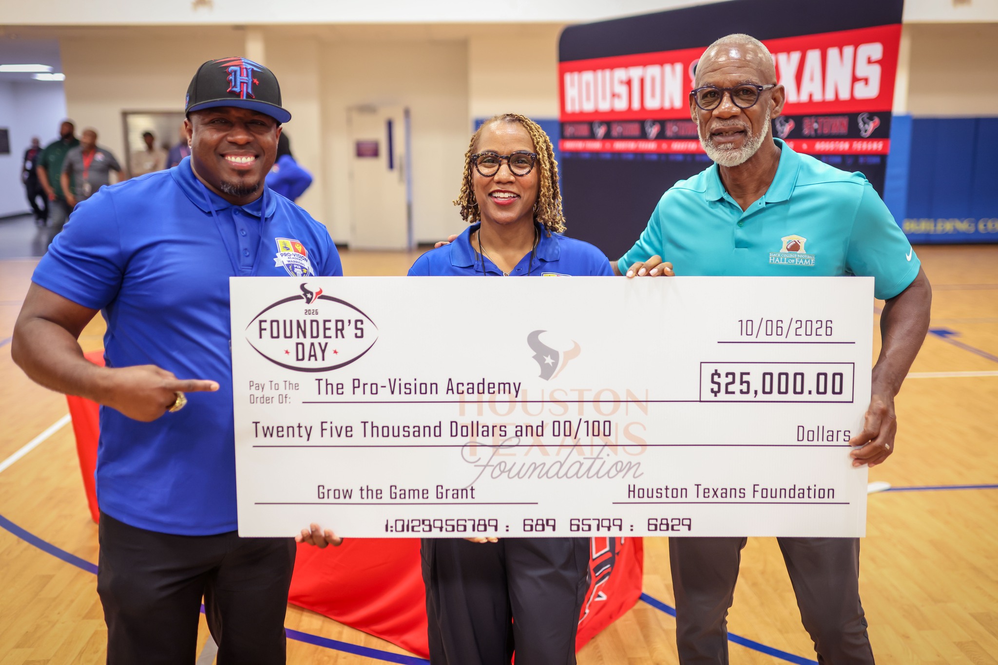 Huge thank you to the Houston Texans @houstontexans @texanscheerleaders organization for their incredible support of Pro-Vision Academy! 🙌🏾🏈
On Texans Founders Day, Texans owners Cal & Hannah McNair, along with Toro, former Texans players, and Texans cheerleaders, visited our campus to present a $25,000 donation to the Pro-Vision Academy Warriors Athletics Program.
In addition to this amazing gift, the Houston Texans also donated brand new Adidas football cleats for our PVA Football players, helping ensure our student-athletes have the tools they need to compete, grow, and lead on and off the field.
We are truly grateful to the Houston Texans for investing in our students, our coaches, and our community.
Thank you for believing in the Warriors! 💙❤️
#HoustonTexans #TexansFoundersDay #ProVisionAcademy #WarriorsAthletics #PVAFootball #CommunityImpact