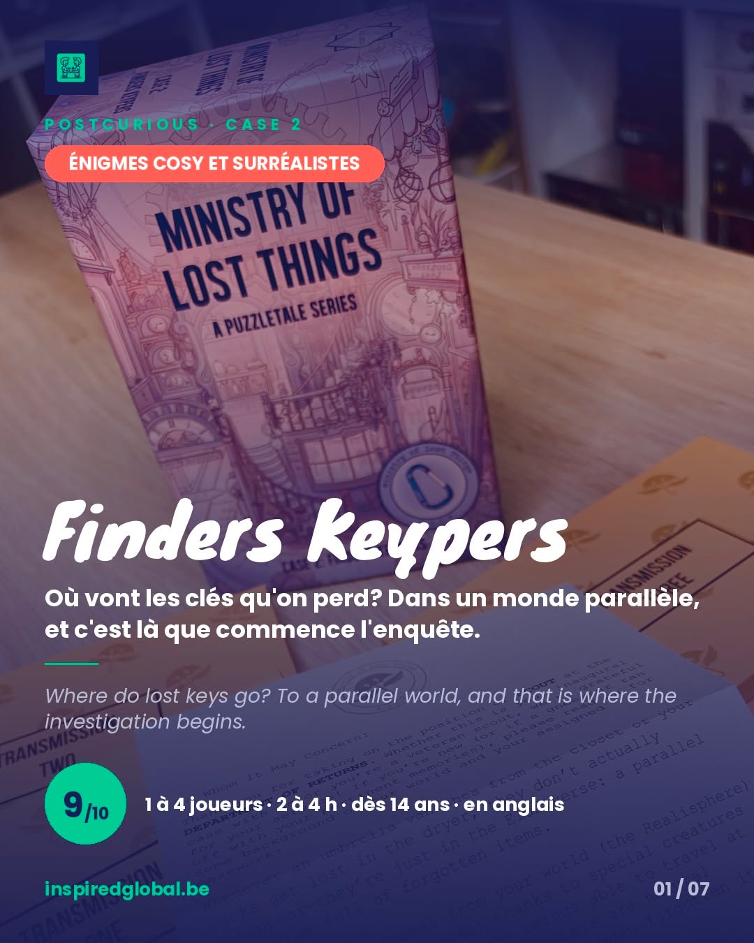 🇬🇧/🇫🇷
🇬🇧 Where do lost keys go? To a parallel world, and that is where the investigation begins 🗝️
Finders Keypers is the second case in the Ministry of Lost Things series (PostCurious). No crime, no suspect: you become a scout at the Department of Returns and help Jenna find her keys. Five envelopes to open in order, puzzles that ramp up, puns everywhere.
My favourite moment: the card decoding in puzzle 2. What grates: the game is in English, and the wordplay calls for real comfort in the language. My advice: two sittings at most, so the story does not get diluted.
9/10 from me. And the box can be reset, so you can lend it or give it away.
Full review: link in bio.
Crime investigation or surreal world? 👇
🇫🇷 Où vont les clés qu'on perd ? Dans un monde parallèle, et c'est là que commence l'enquête 🗝️
Finders Keypers, c'est la deuxième enquête de la série Ministry of Lost Things (PostCurious). Pas de crime, pas de suspect : tu deviens éclaireur au Department of Returns et tu aides Jenna à retrouver ses clés. Cinq enveloppes à ouvrir dans l'ordre, des énigmes qui montent en puissance, des calembours partout.
Mon moment préféré : les décodages avec les cartes de l'énigme 2. Ce qui coince : le jeu est en anglais, et les jeux de mots demandent un vrai confort dans la langue. Mon conseil : deux séances maximum, pour ne pas diluer l'histoire.
9/10 chez moi. Et la boîte se remet à zéro, tu peux la prêter ou l'offrir.
Chronique complète : lien en bio.
Plutôt enquête criminelle ou monde surréaliste ? 👇
#jeuxdesociete #jds #boardgames #boardgamereview #puzzlegame