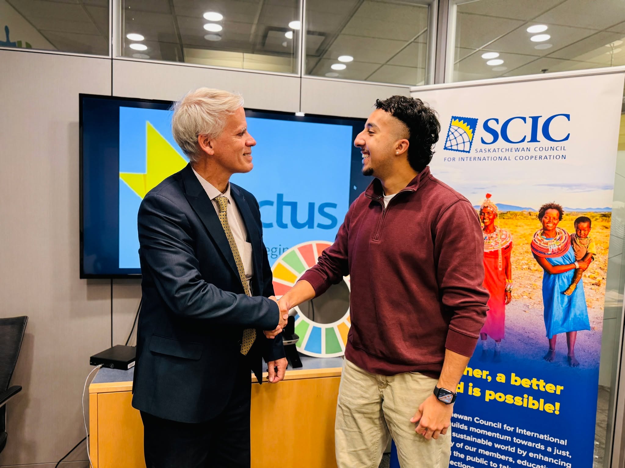 We’re so excited to partner with Enactus Regina for Elevate XP Cohort 2, helping young people turn that spark into action! 💡
This free, 16-week startup accelerator gives Regina high school students the tools, mentorship, and opportunity to build a venture around a problem they truly care about. With about 50 students joining Cohort 2 on October 20th, there’s so much possibility ahead!
We recently joined the Enactus Regina team at the University of Regina to officially sign our partnership agreement and celebrate the beginning of this new chapter together 🤝🖋️
Our first step? On October 27, SCIC will lead a hands-on Sustainable Development Goals (SDG) workshop, helping students connect Saskatchewan issues and their business ideas to the challenges we share around the world. We want them to see how an idea rooted in their own community can contribute to something bigger!
To our friends at Enactus Regina: thank you for welcoming us into this work. We’re proud to support these young changemakers and explore what else we can build together.
Here’s to new connections, bold ideas, and young people discovering just how much they have to offer!
#EnactusRegina #ElevateXP #YouthLeadership #GlobalCitizenship #SDGs